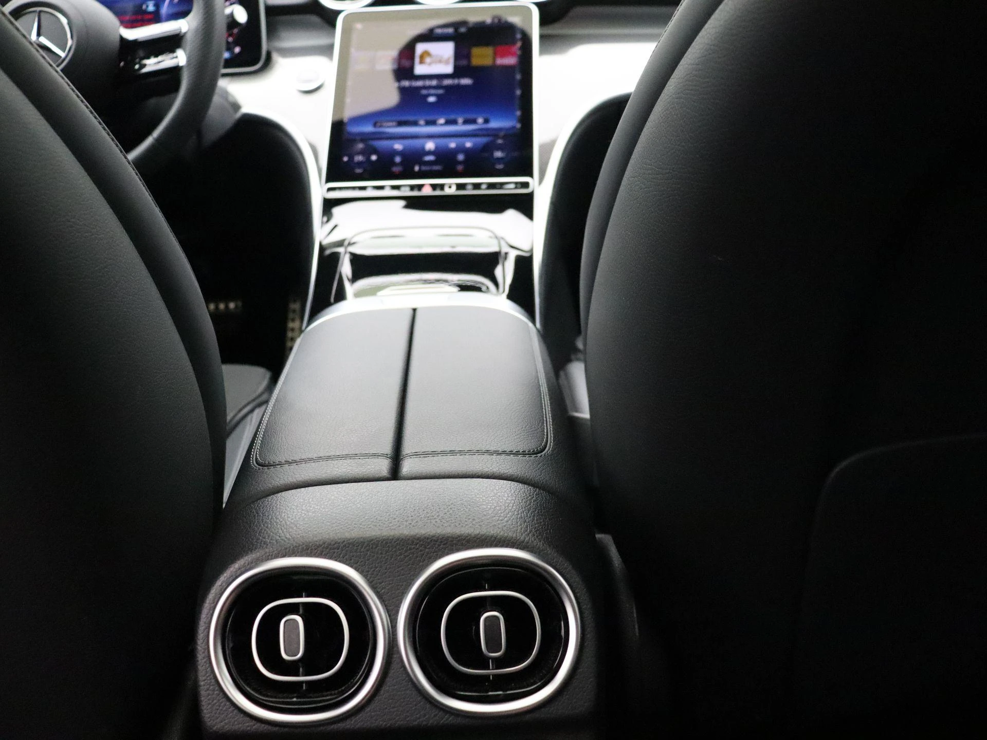 Mercedes-Benz-C-Klasse-image-19
