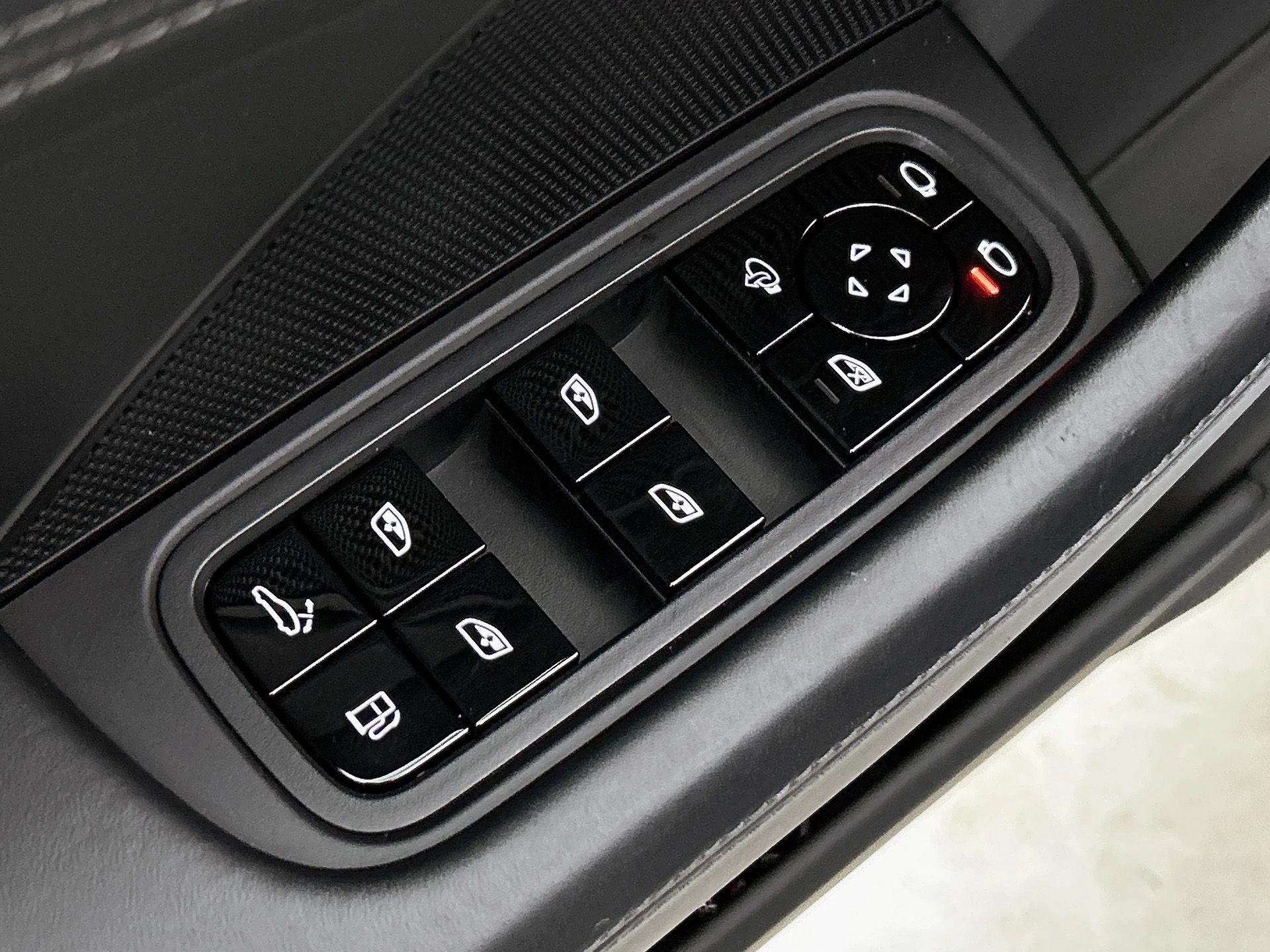 Porsche-Panamera-image-30