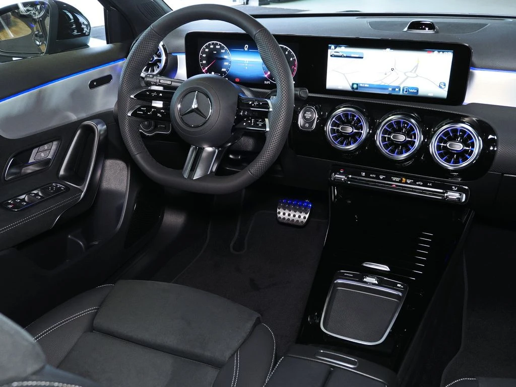 Mercedes-Benz-A-Klasse 180-image-8