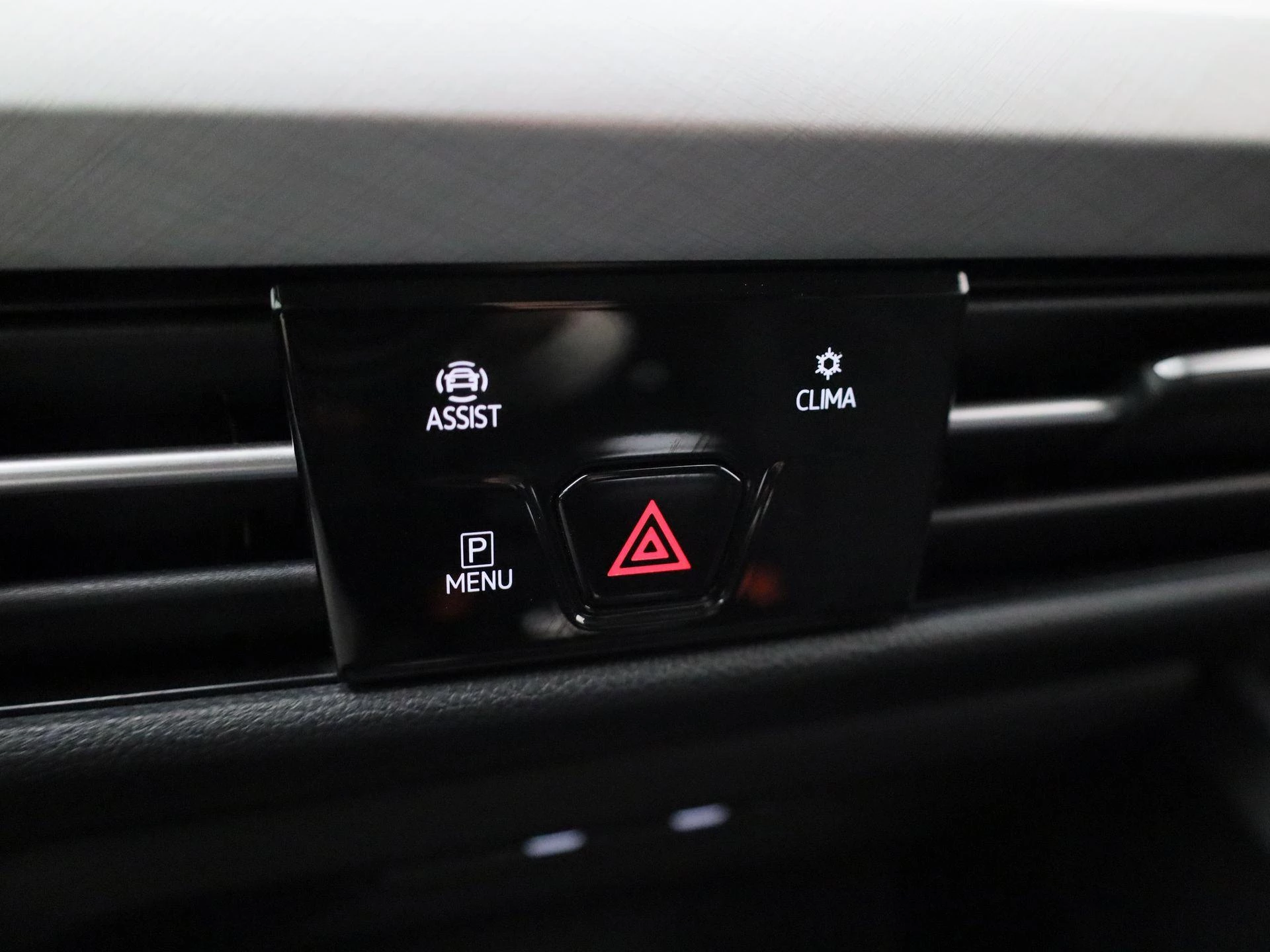 Volkswagen-Golf-image-29