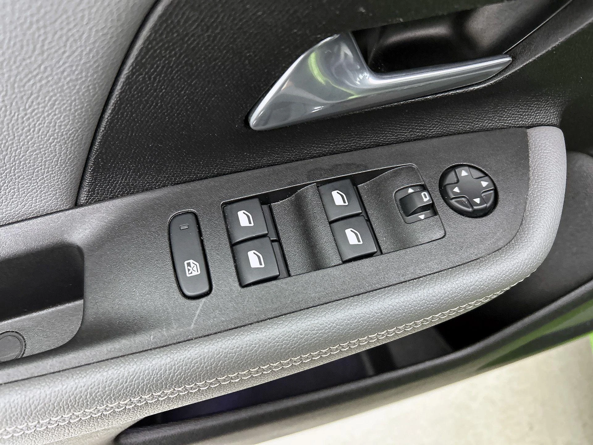 Opel Mokka-e Elegance 50-kWh 11kw bl.