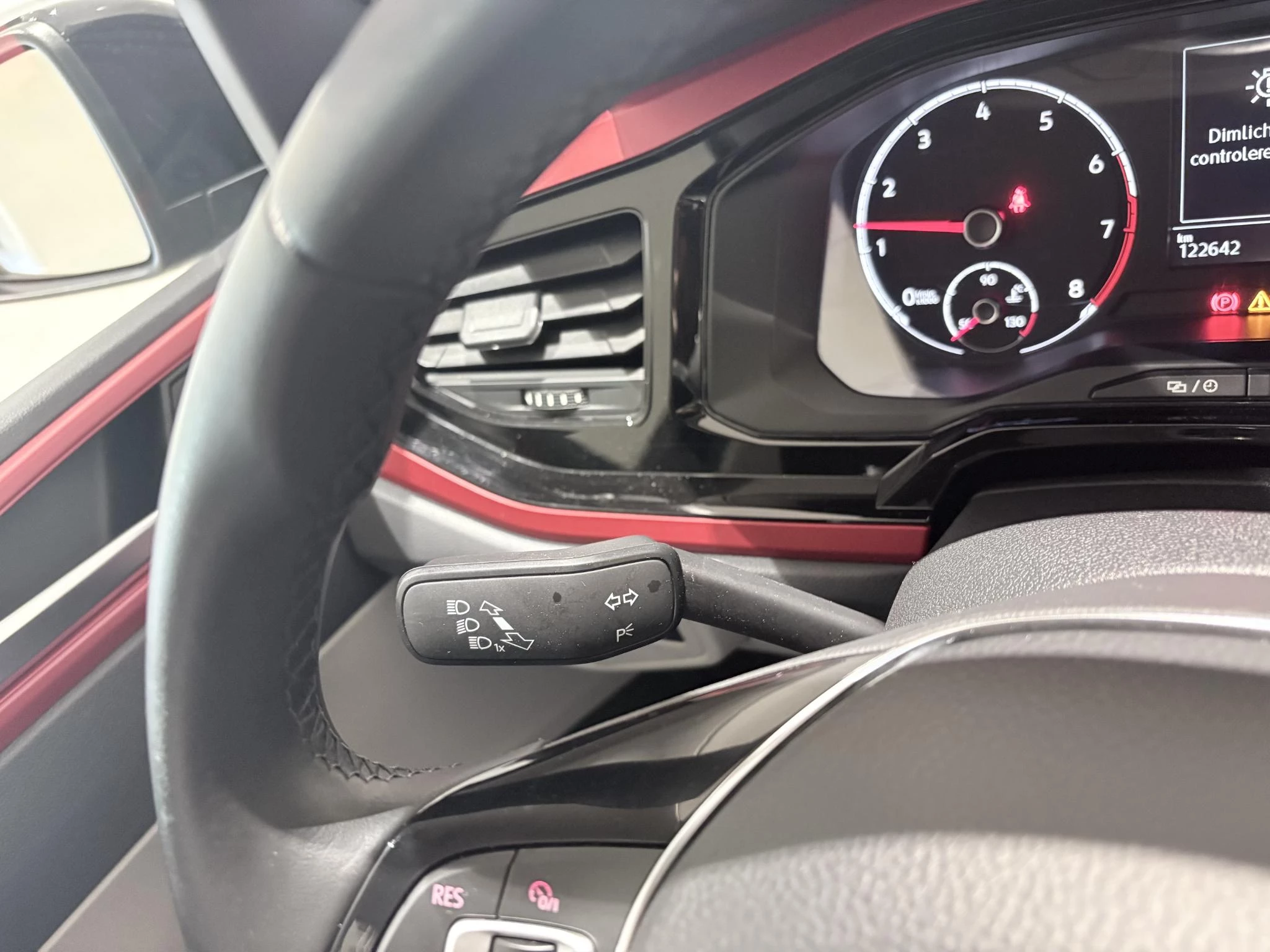Volkswagen-Polo-image-14