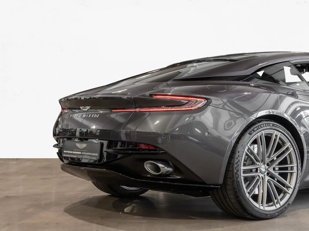Aston Martin DB12 Coupe Aston Martin Hamburg