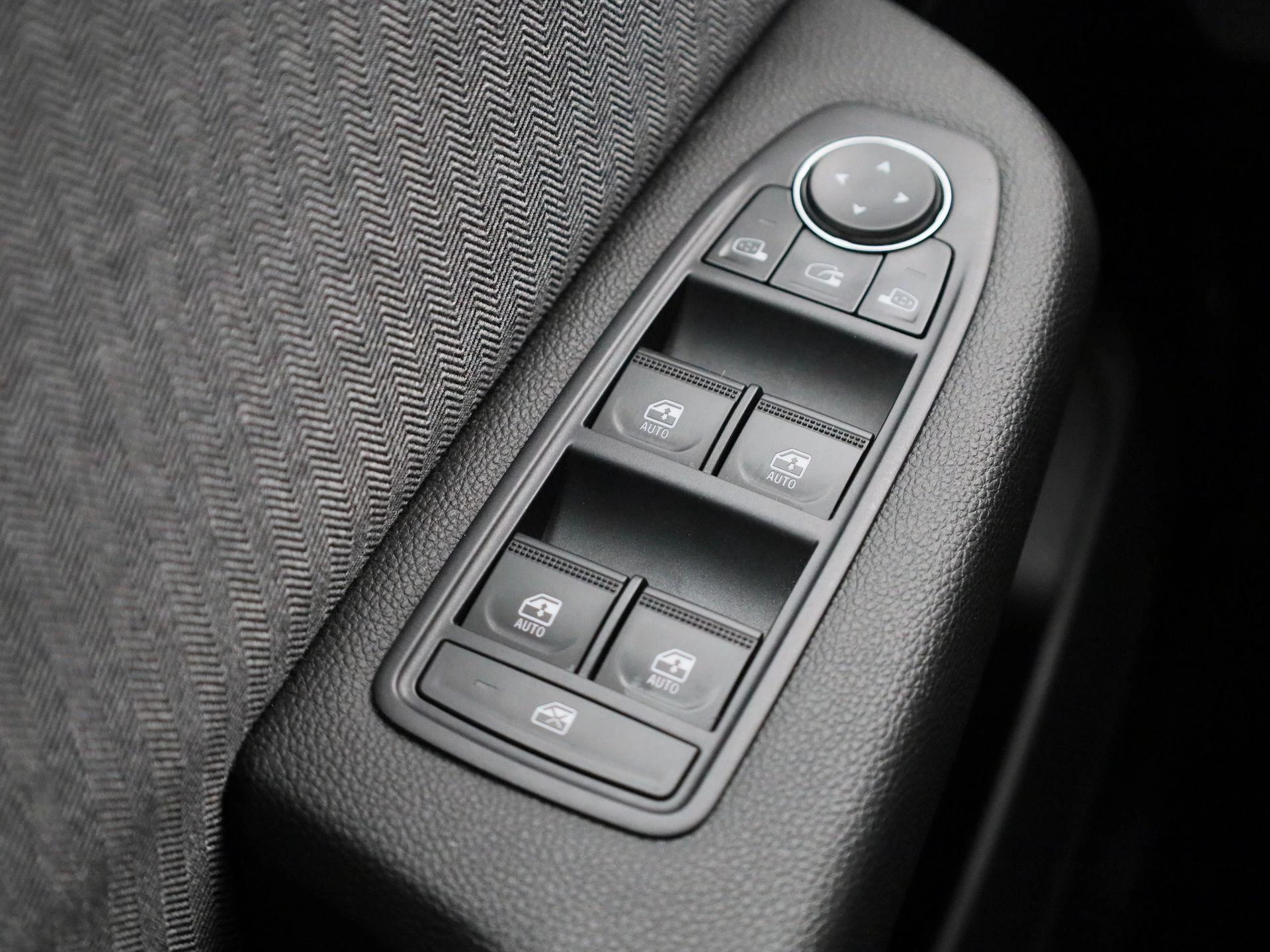 Renault-Clio-image-28