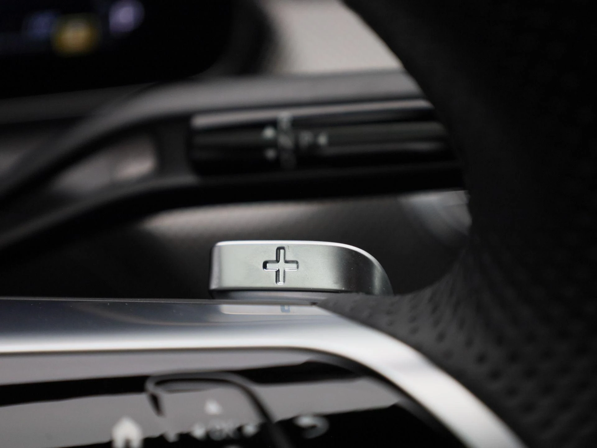 Mercedes-Benz-C-Klasse-image-23