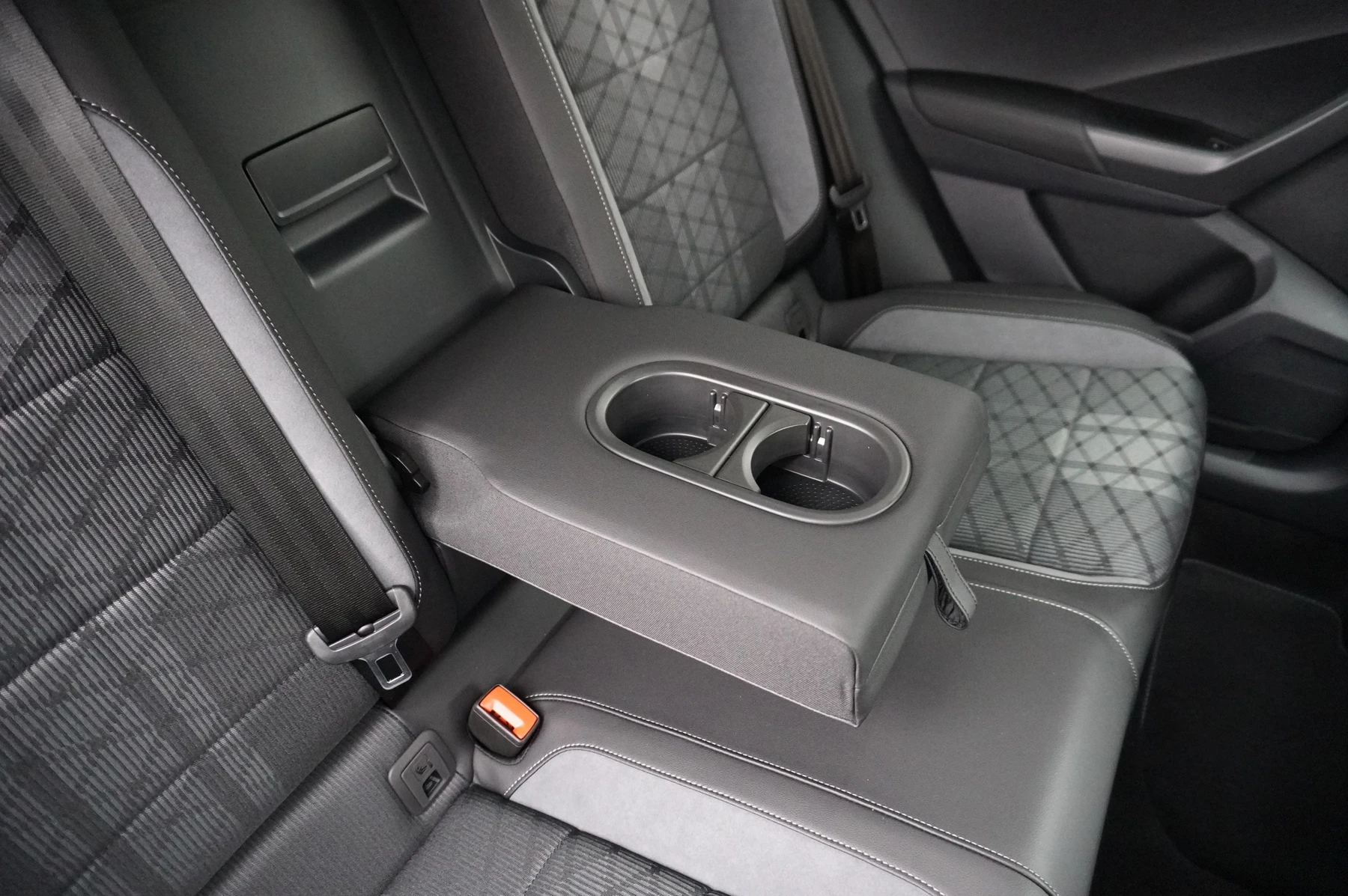 Volkswagen-T-Roc-image-8
