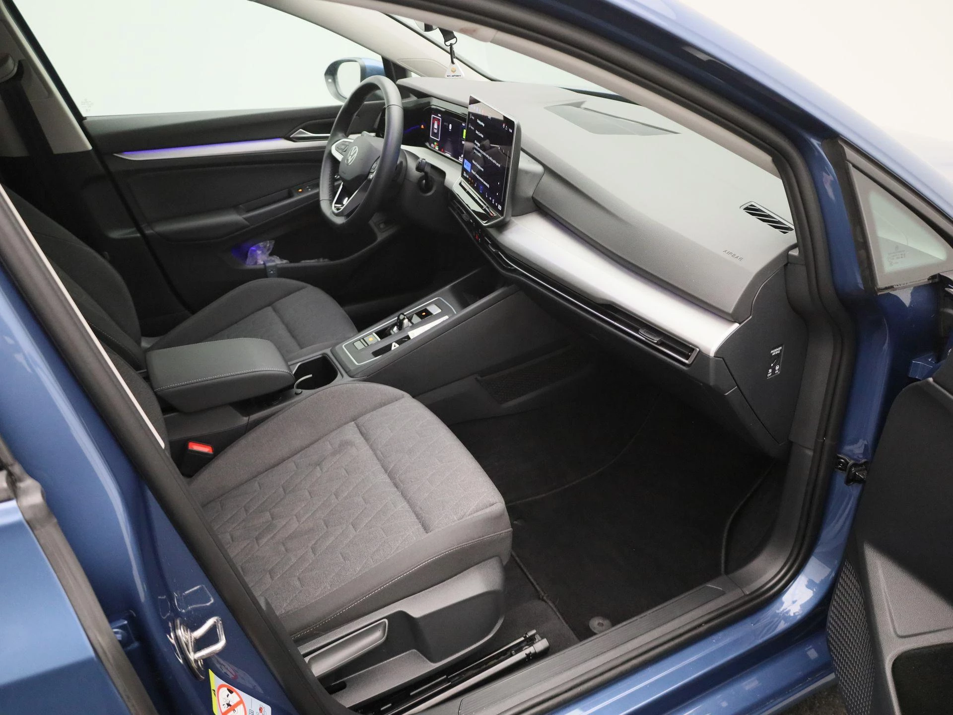 Volkswagen-Golf-image-30