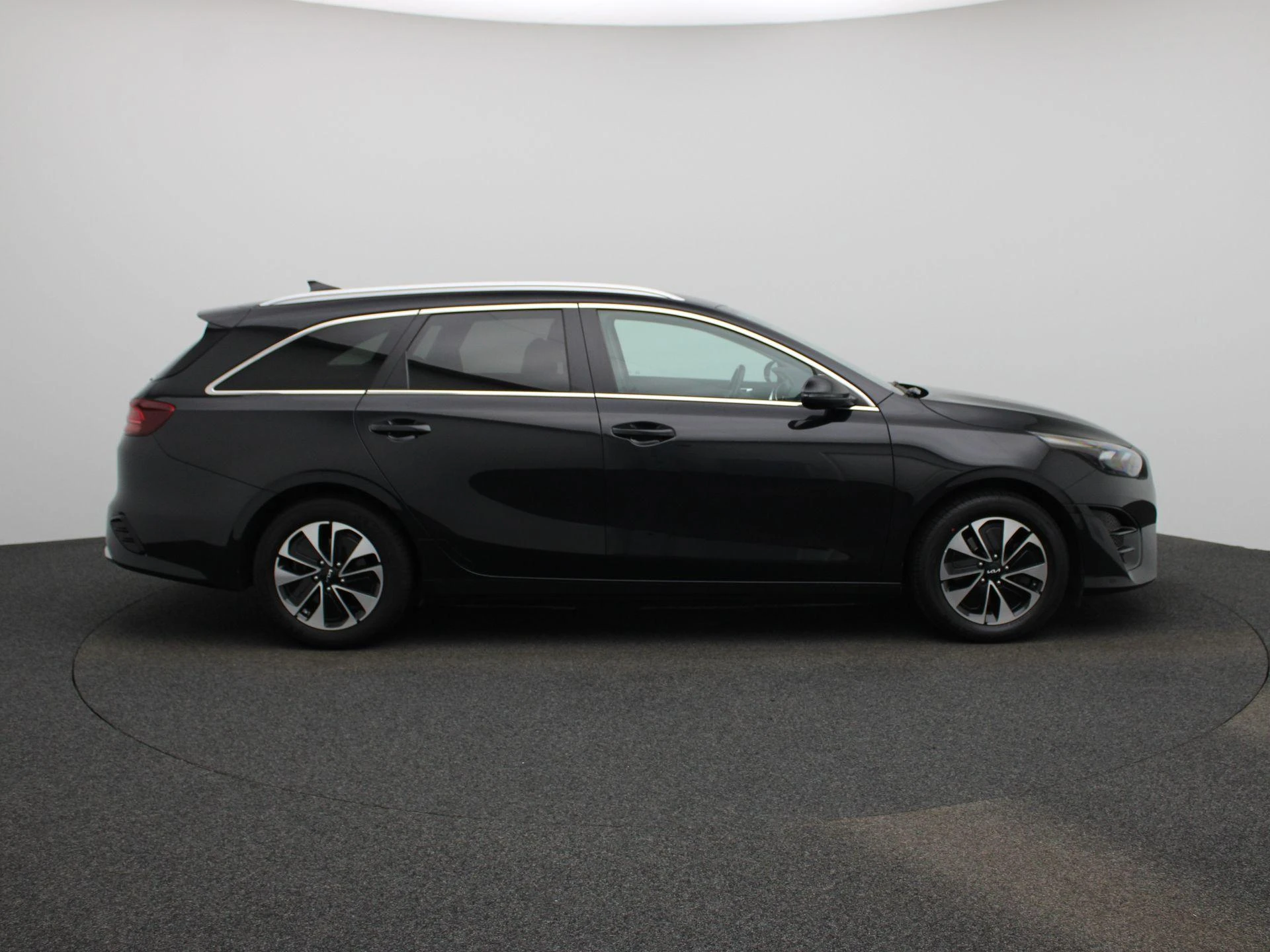 Kia-Ceed Sportswagon-image-7