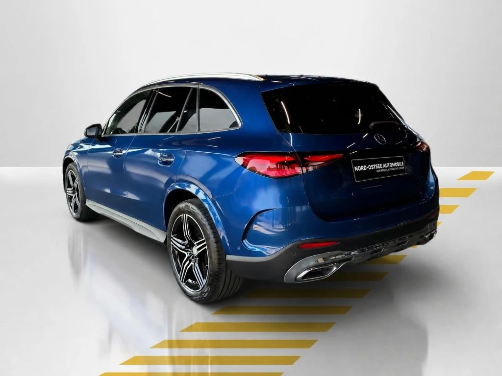 Mercedes-Benz-GLC 300-image-12