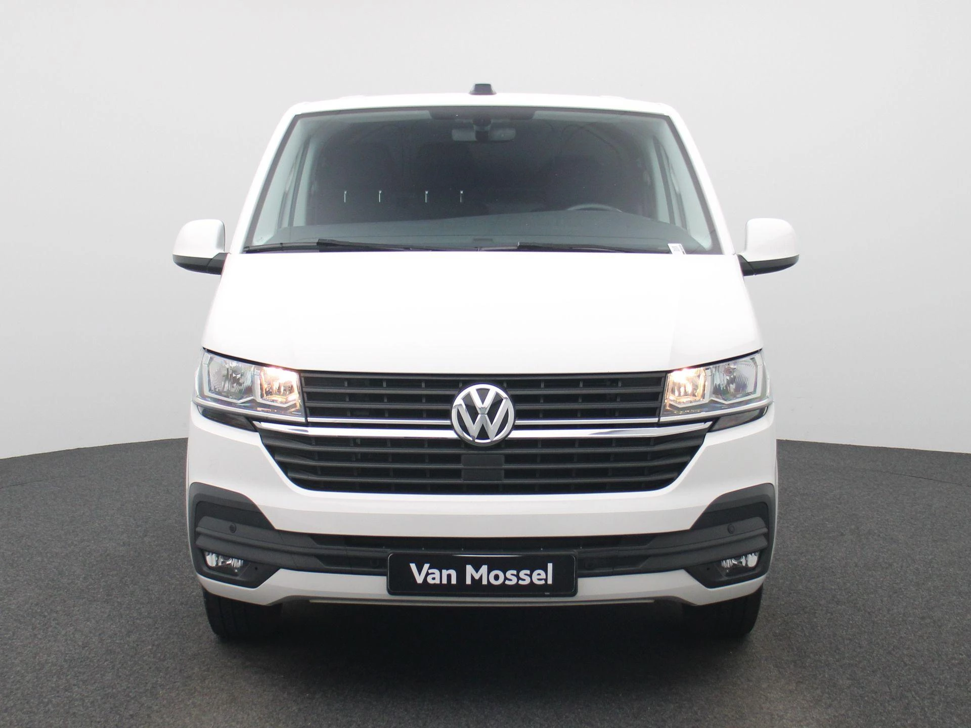 Volkswagen-Transporter-image-2