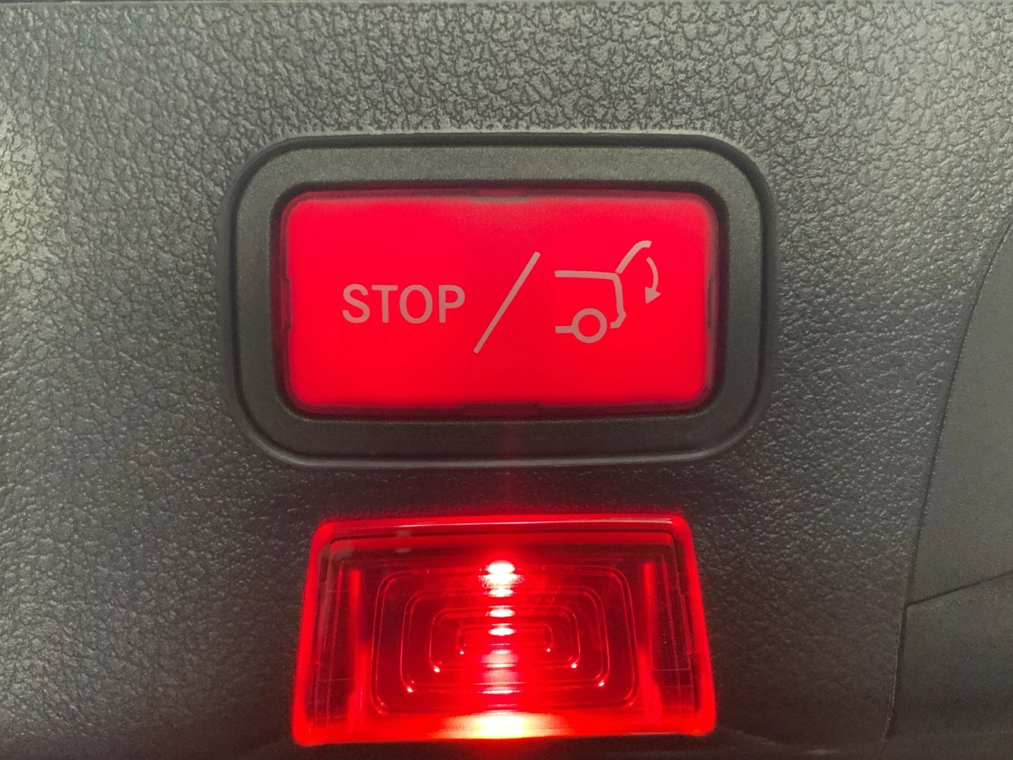 Mercedes-Benz-CLA-image-17