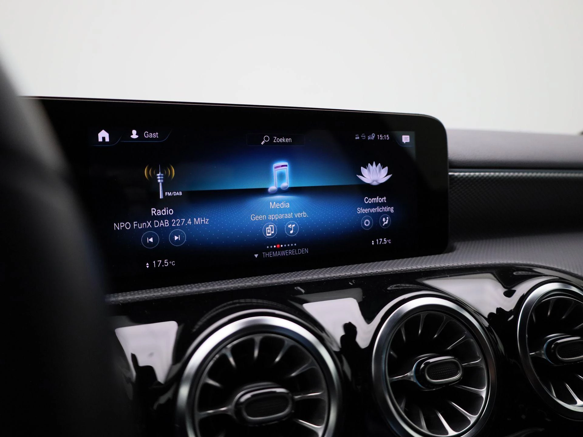 Mercedes-Benz-A-Klasse-image-20