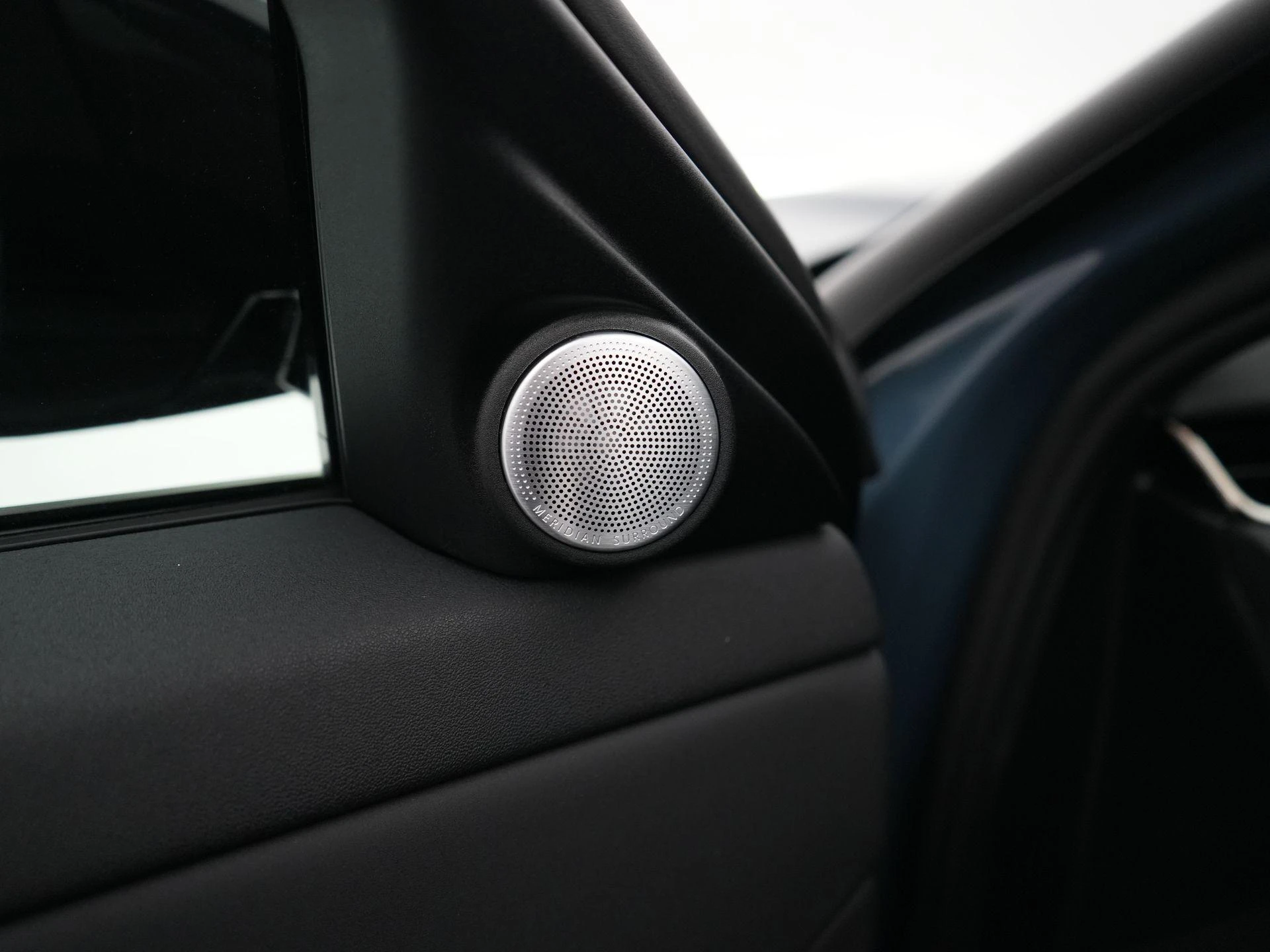 Land Rover-Range Rover Evoque-image-33