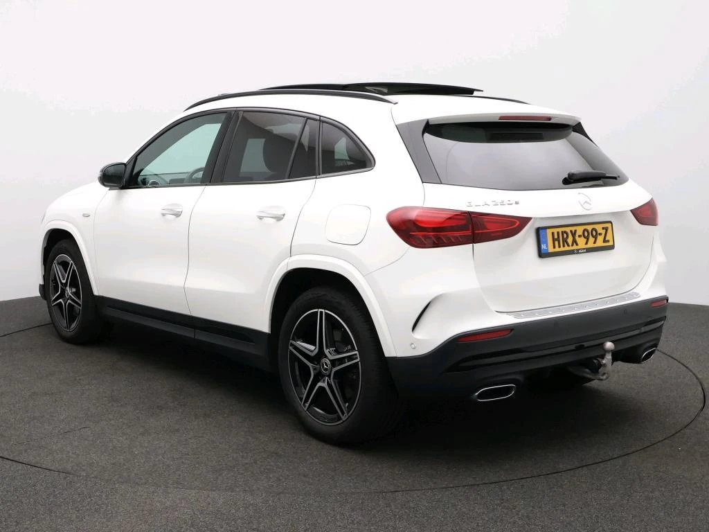 Mercedes-Benz-GLA-image-7