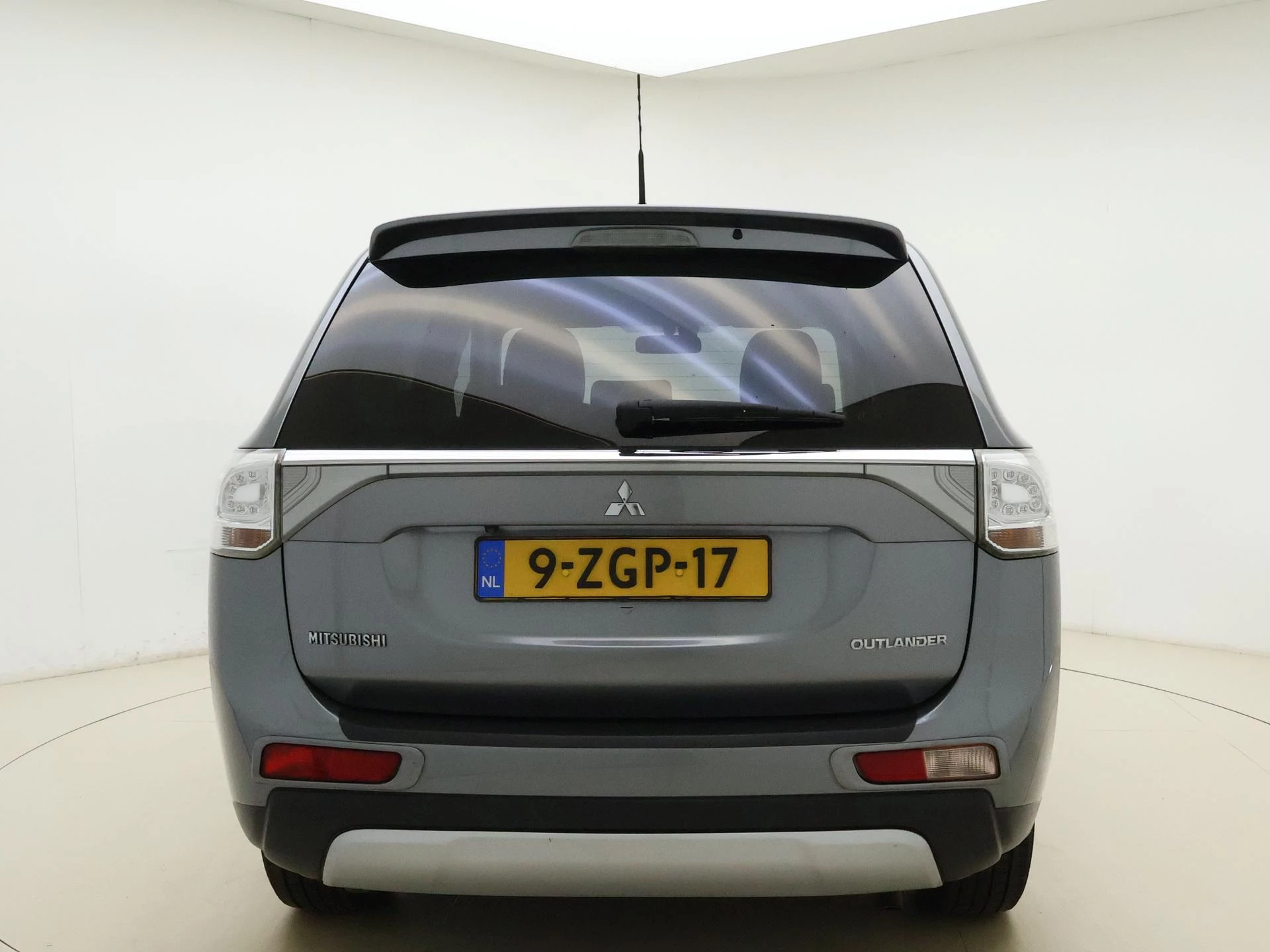 Mitsubishi-Outlander-image-7