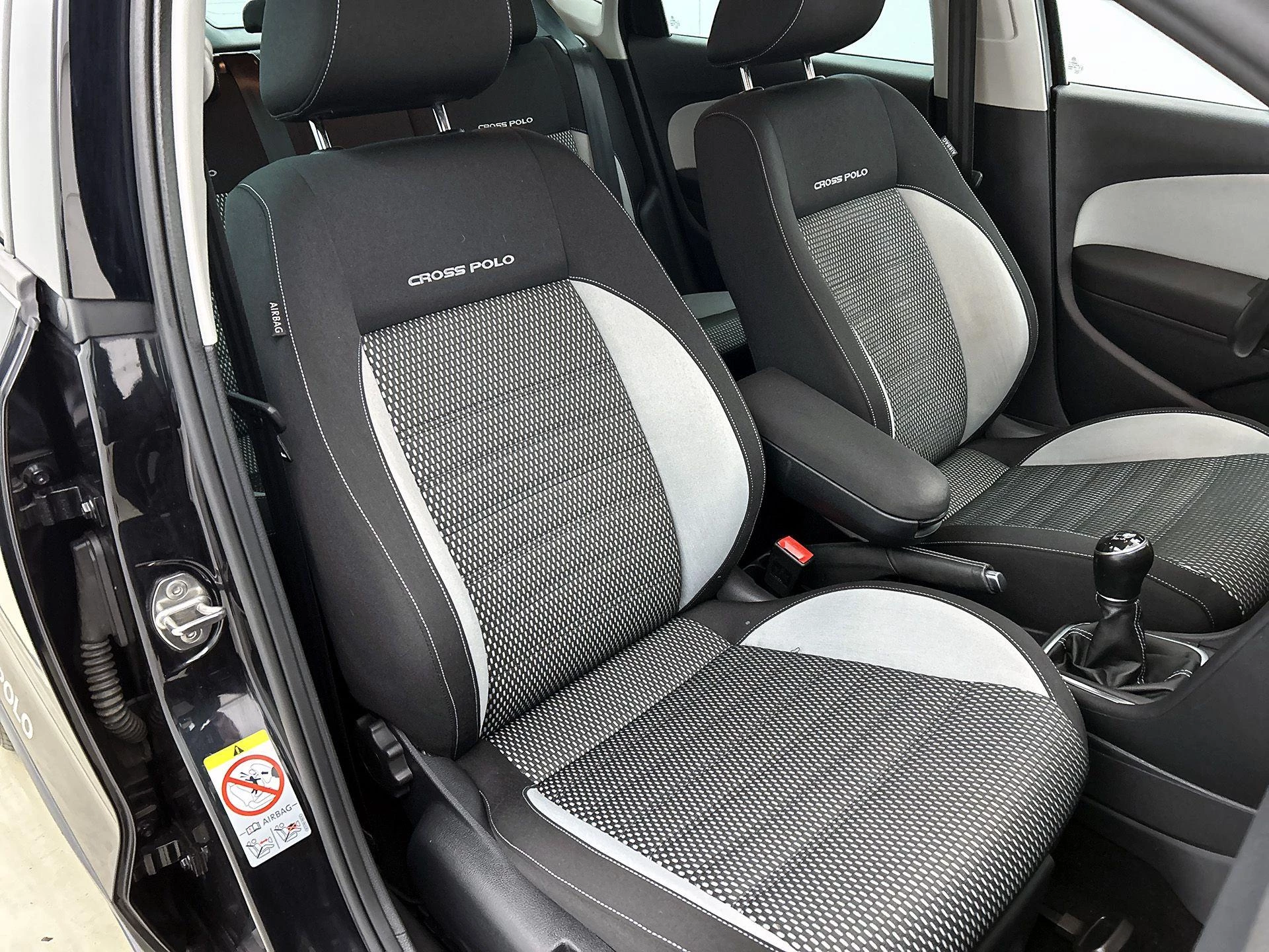 Volkswagen-Polo-image-31