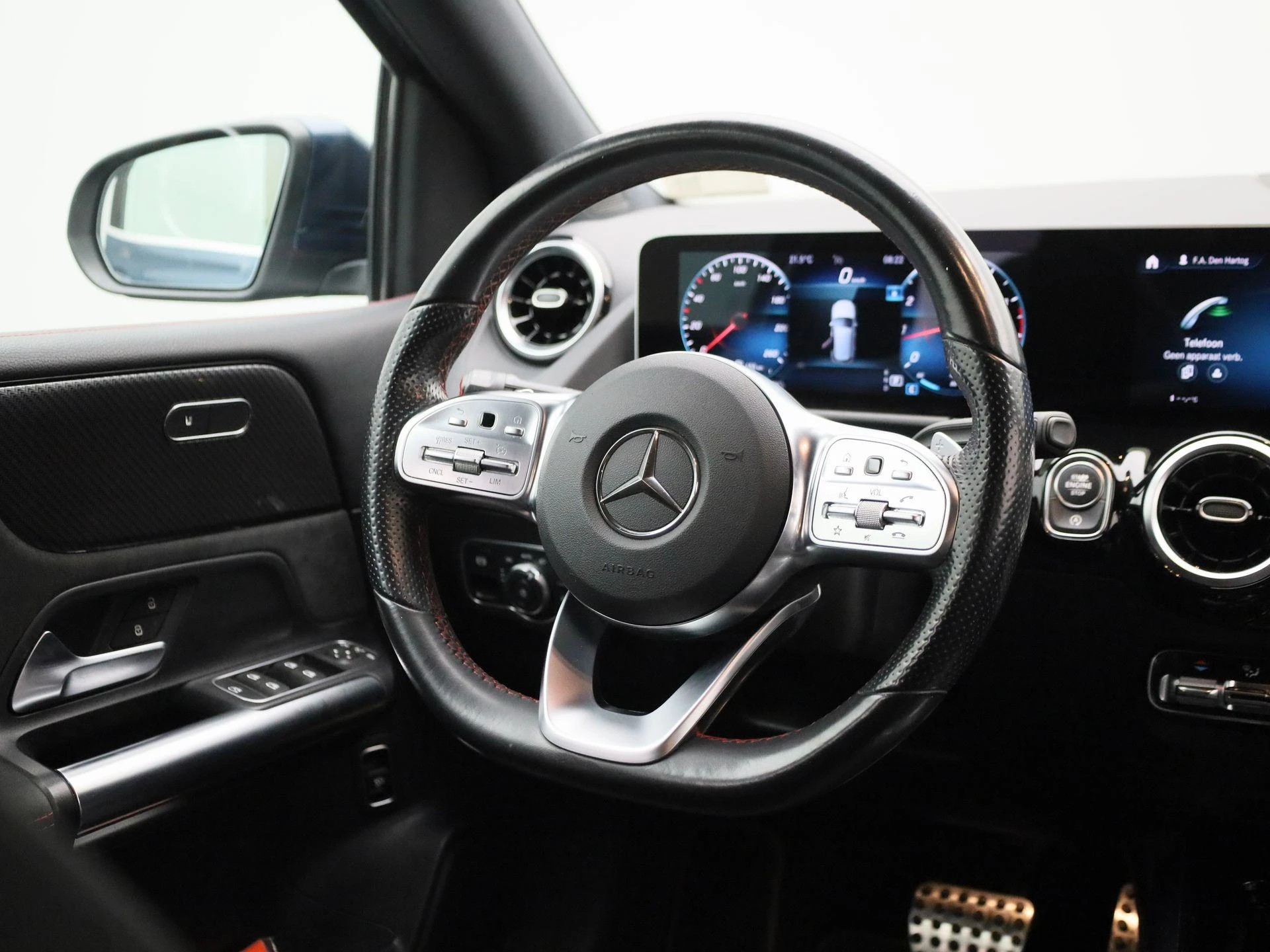 Mercedes-Benz-B-Klasse-image-8