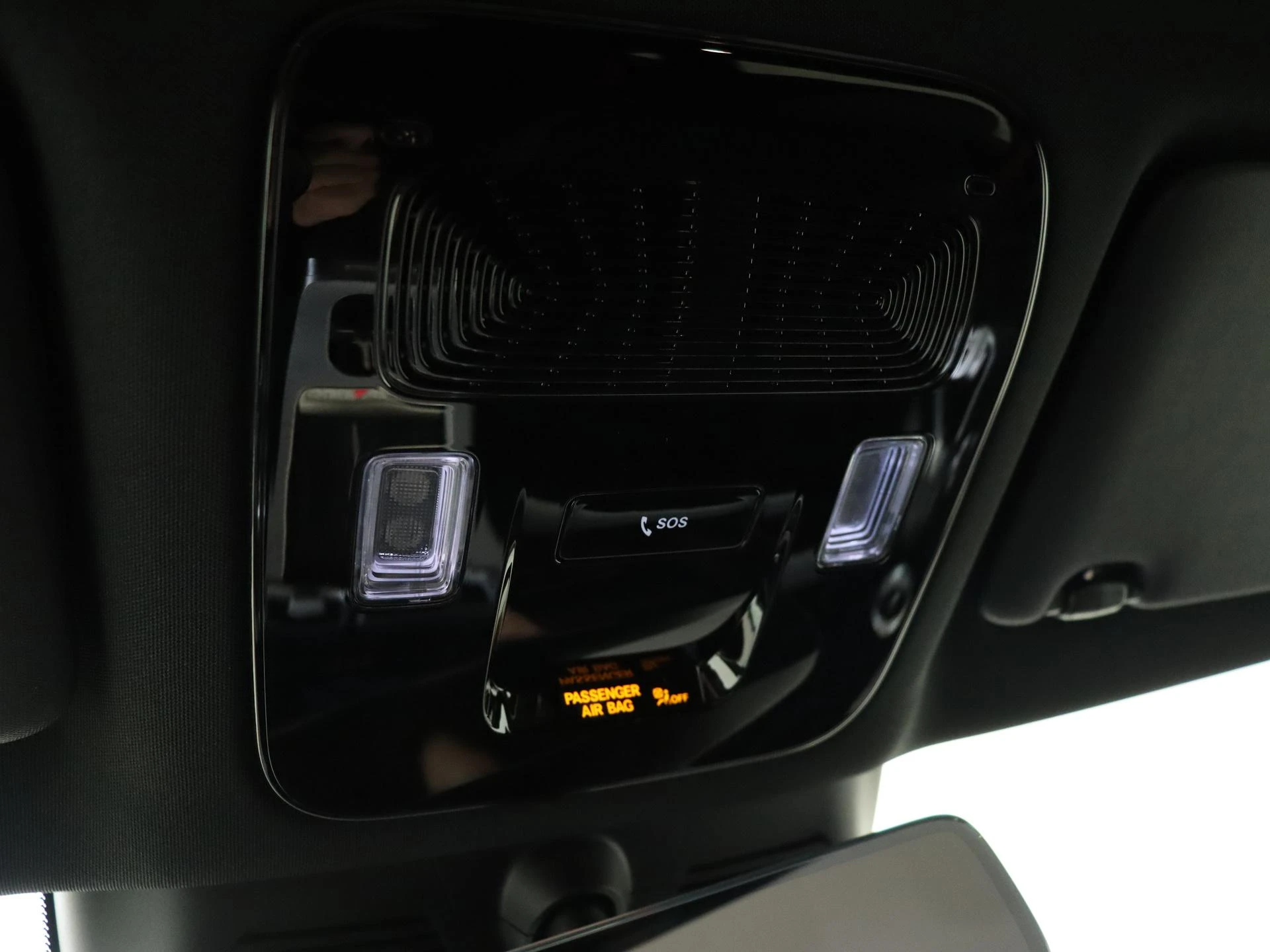 Mercedes-Benz-C-Klasse-image-22