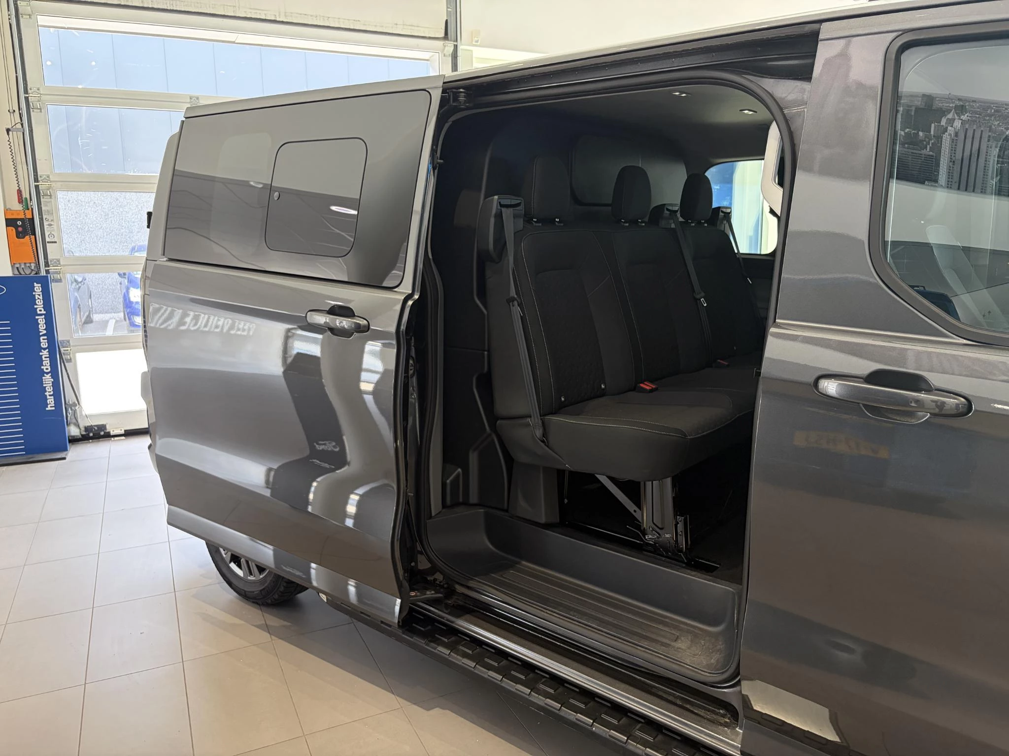 Ford Transit Custom 320 2.5 PHEV L2H1 Limited DC