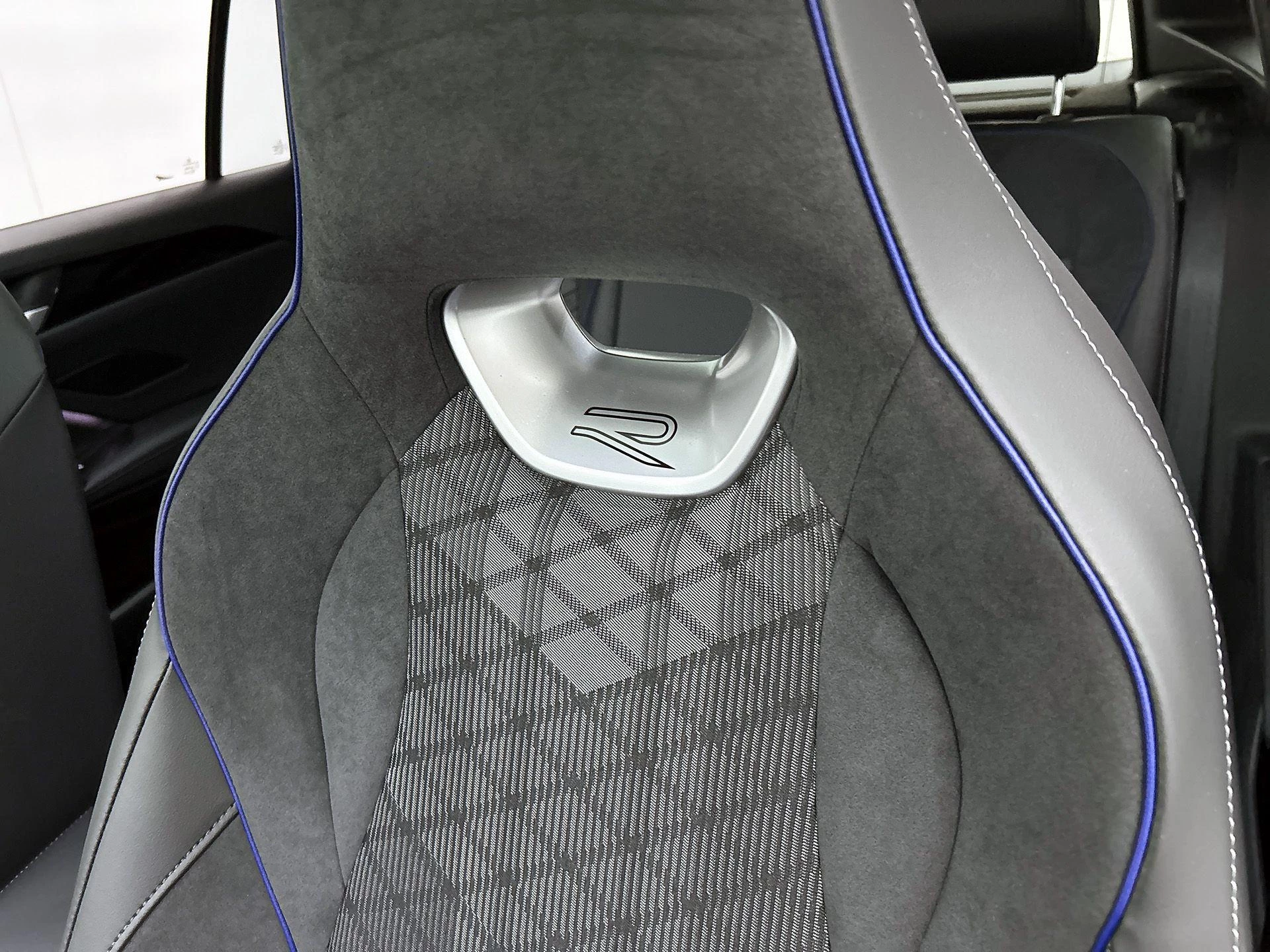 Volkswagen-Tiguan-image-23