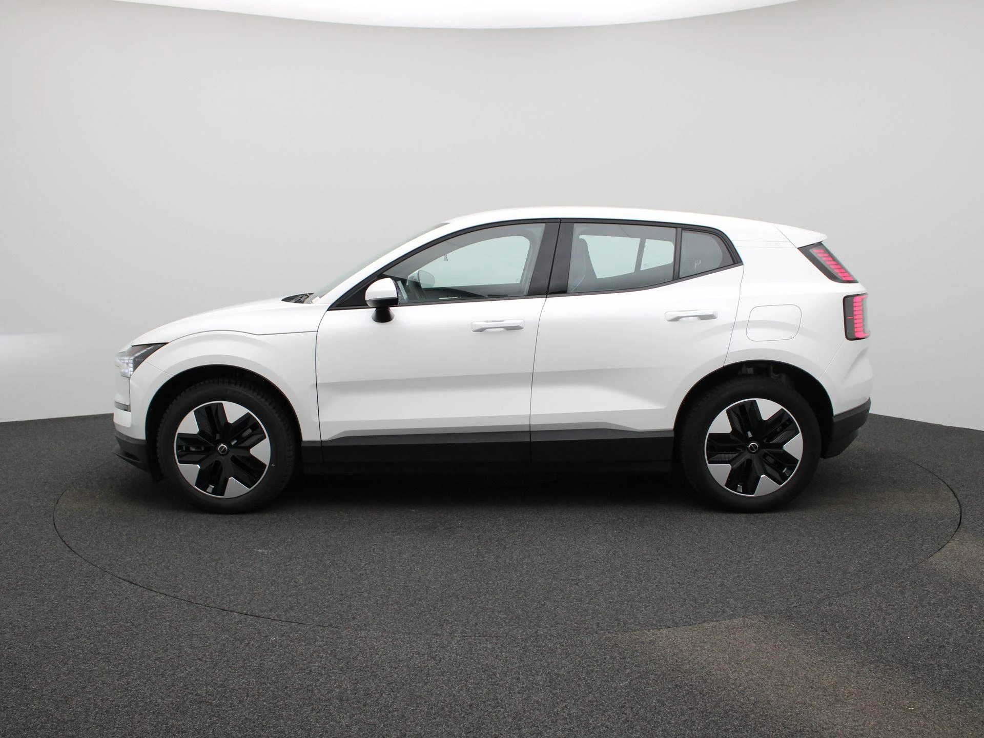 Volvo-EX30-image-4