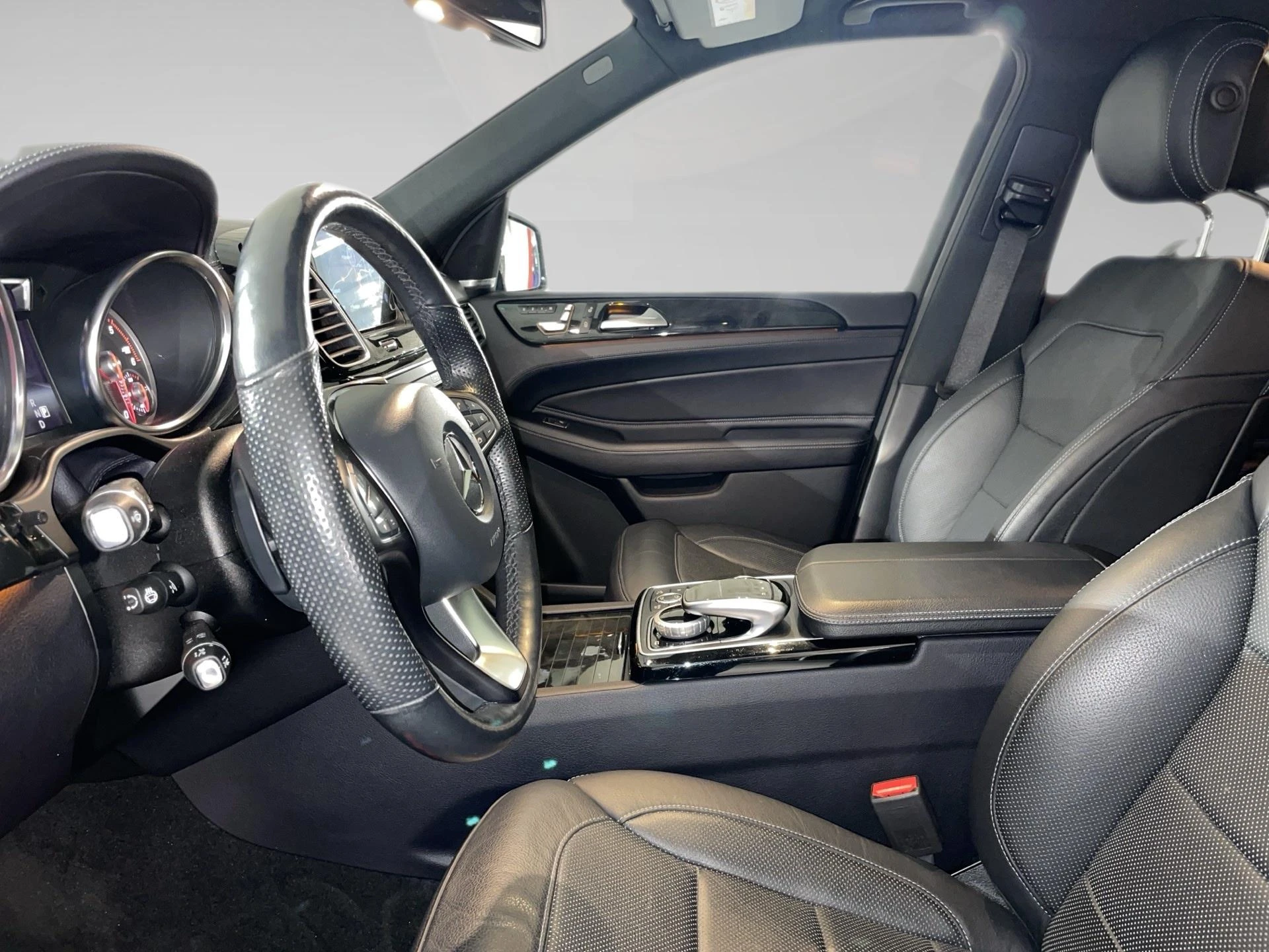 Mercedes-Benz-GLE-image-3
