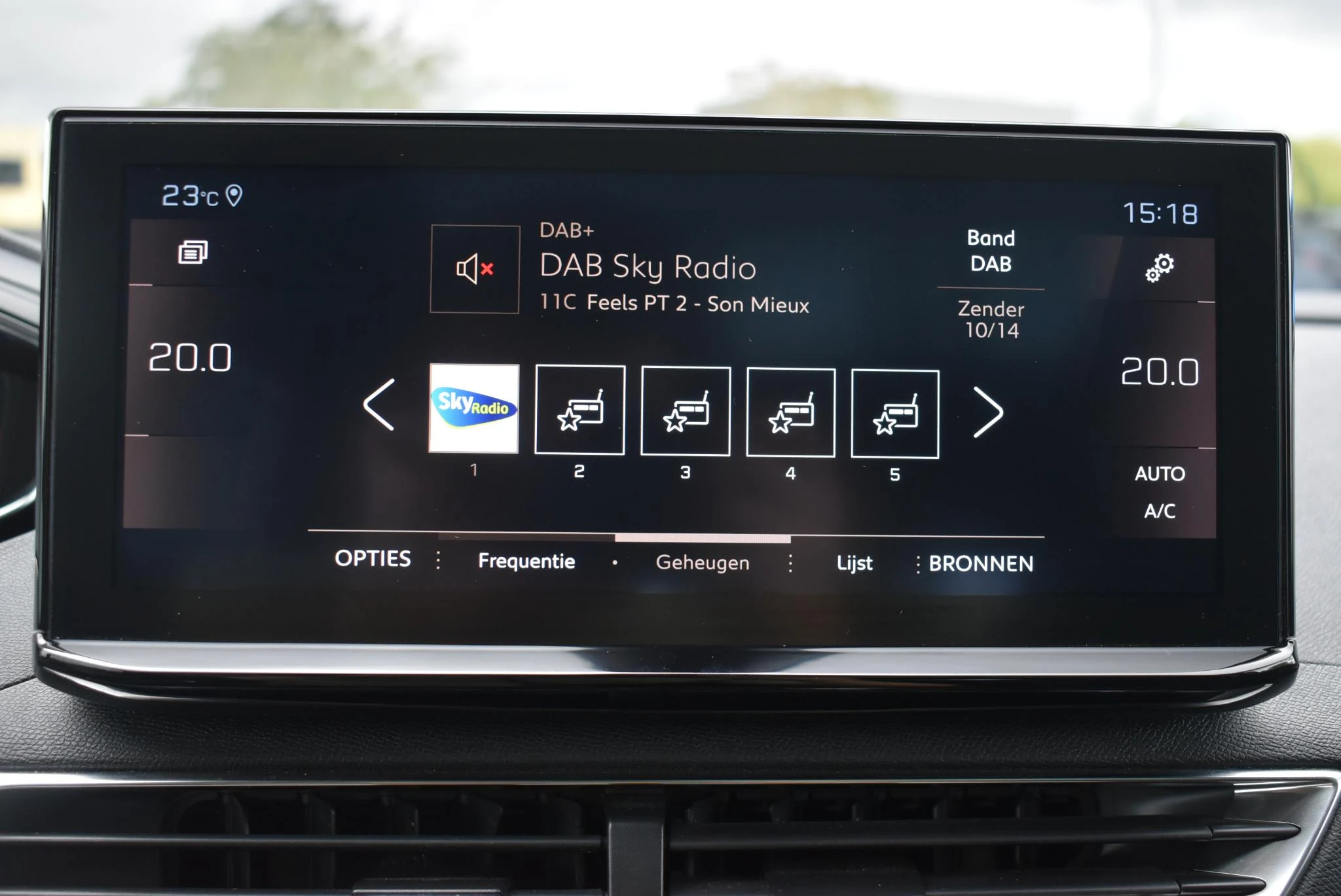 Peugeot-5008-image-28