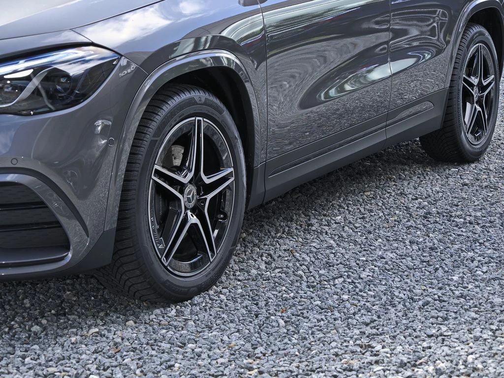Mercedes-Benz-GLA 200 d-image-6