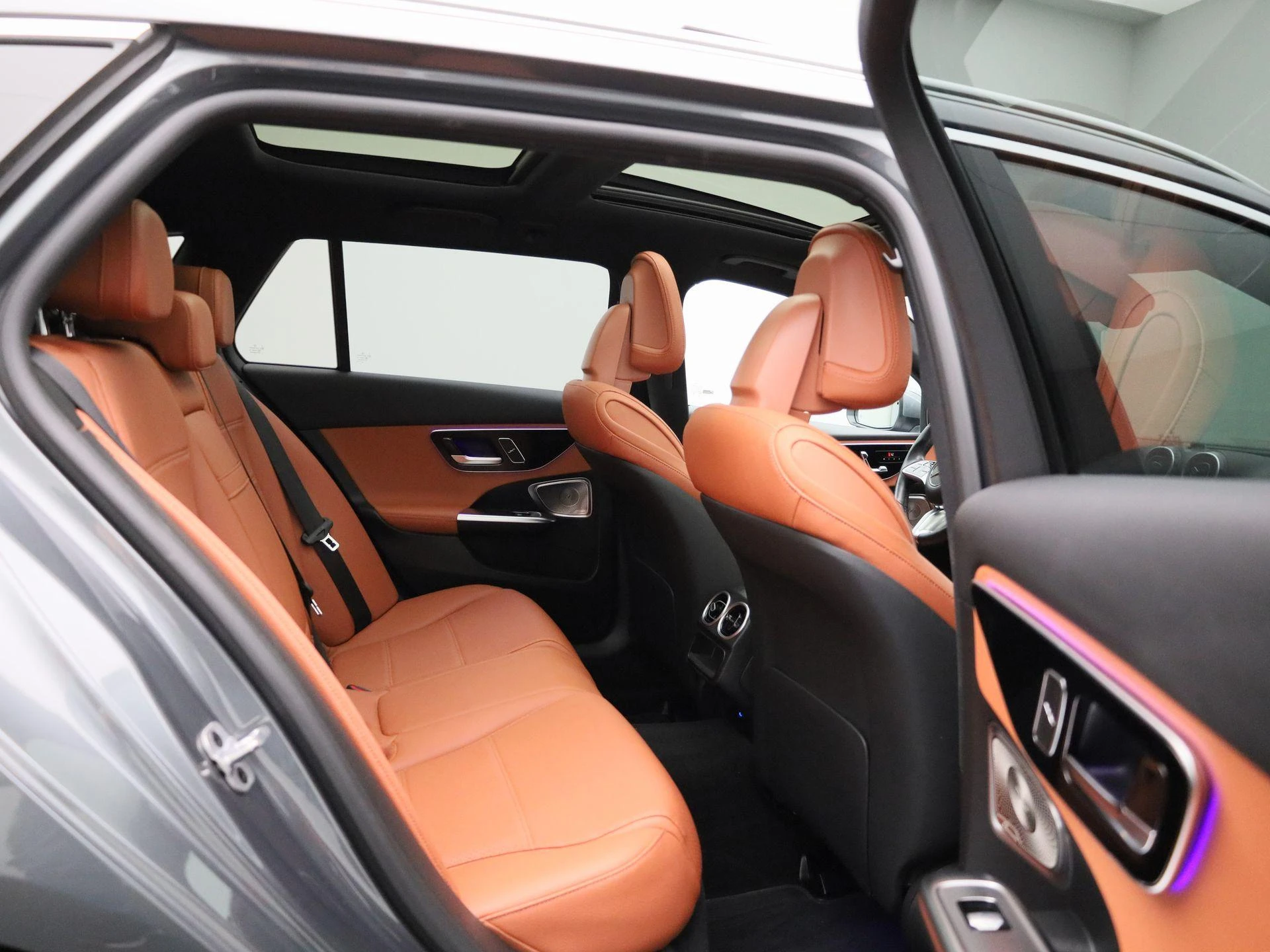 Mercedes-Benz-C-Klasse-image-43