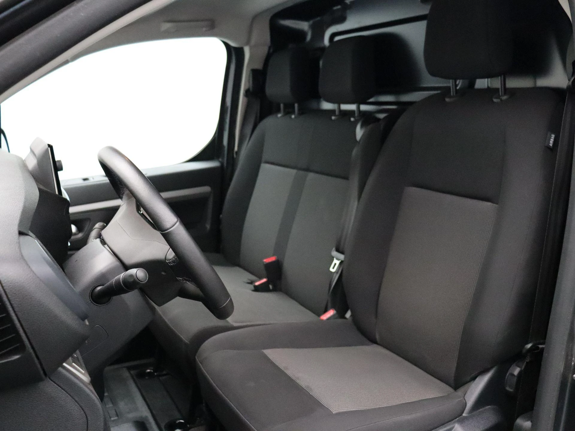 Peugeot-Expert-image-9