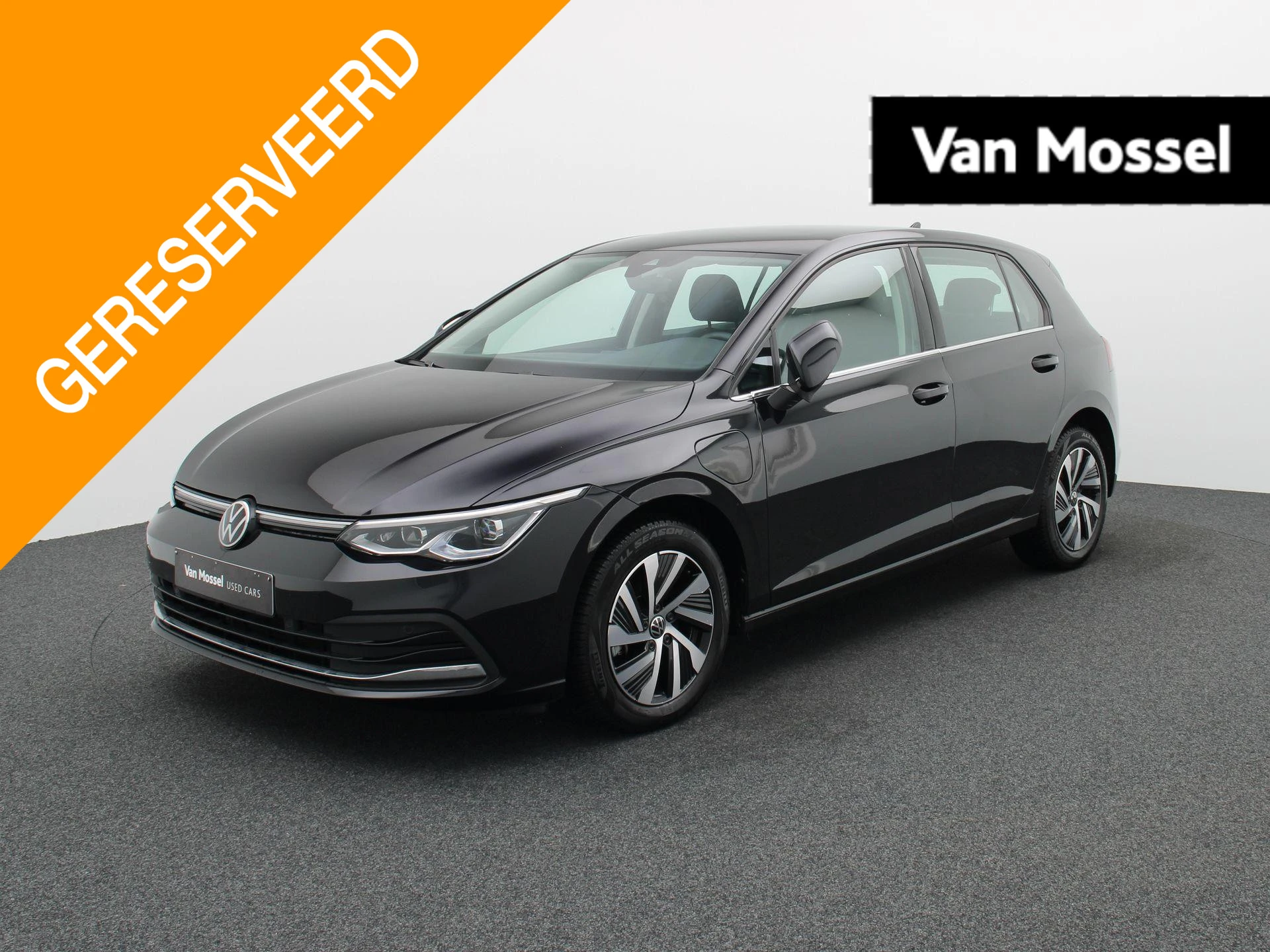 Volkswagen-Golf-image-0