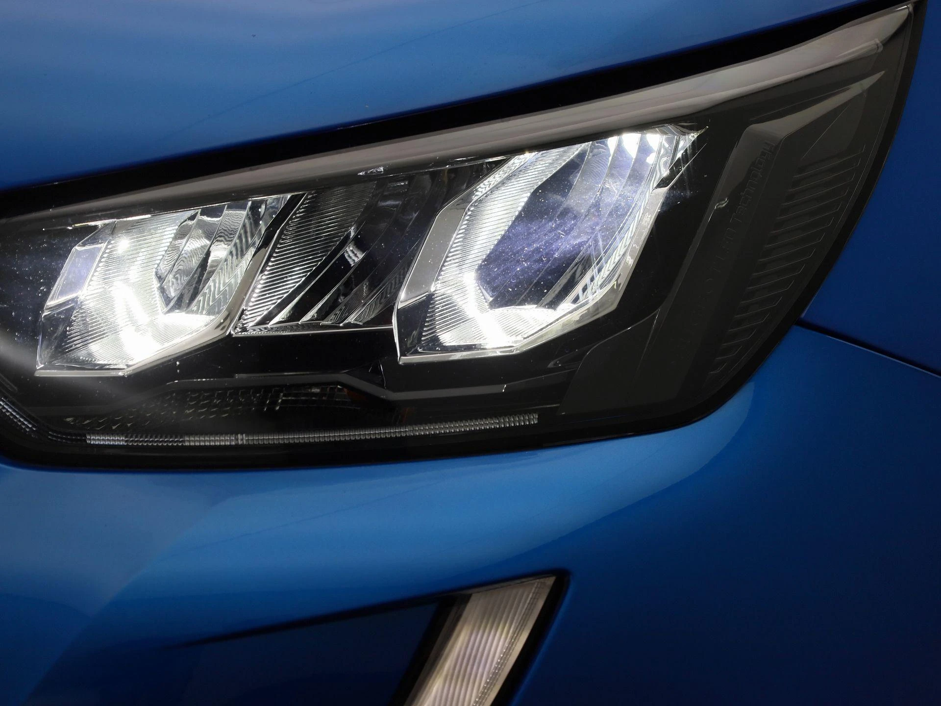 Peugeot-e-2008-image-15