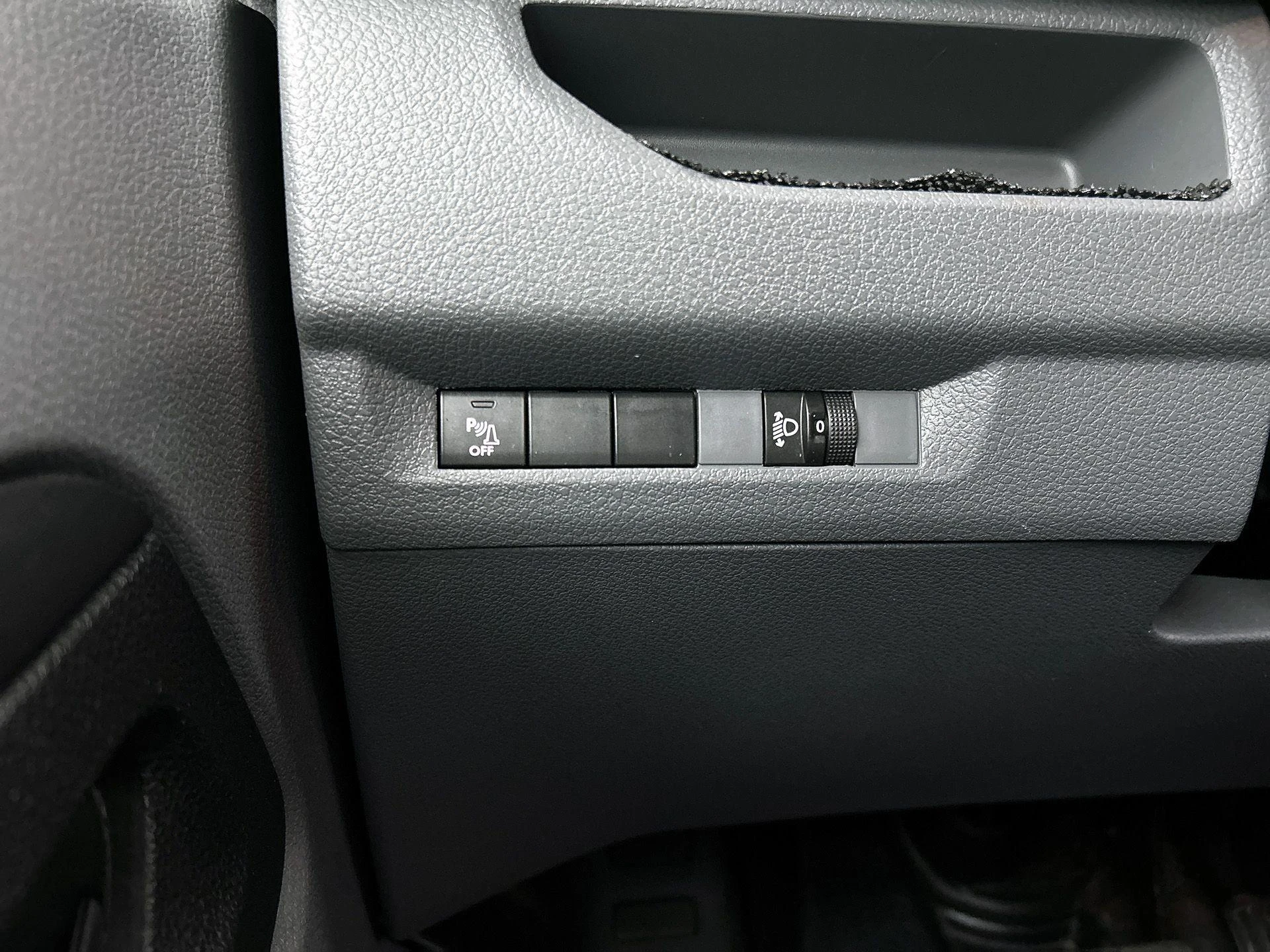 Opel-Vivaro-image-18