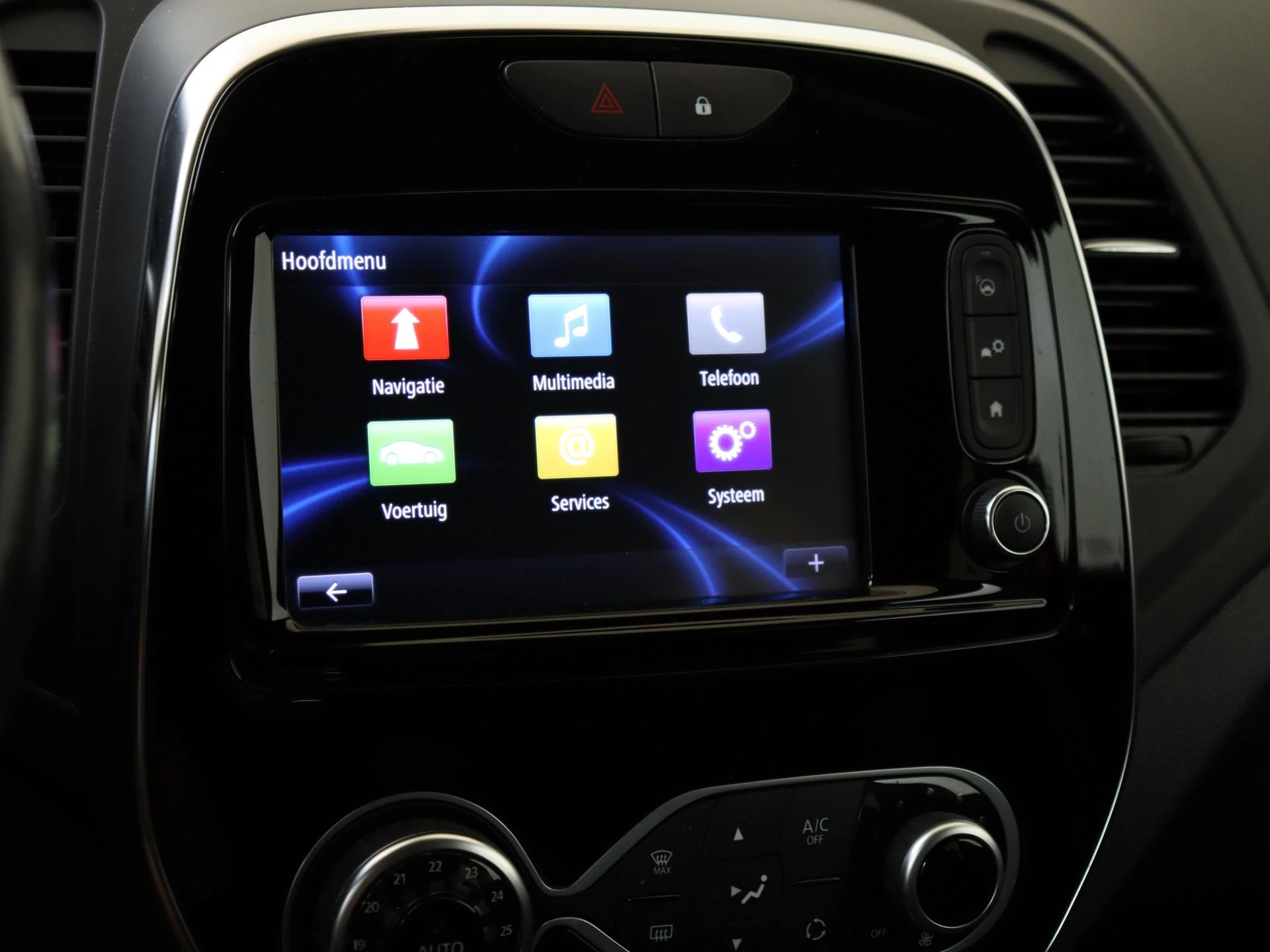 Renault-Captur-image-16