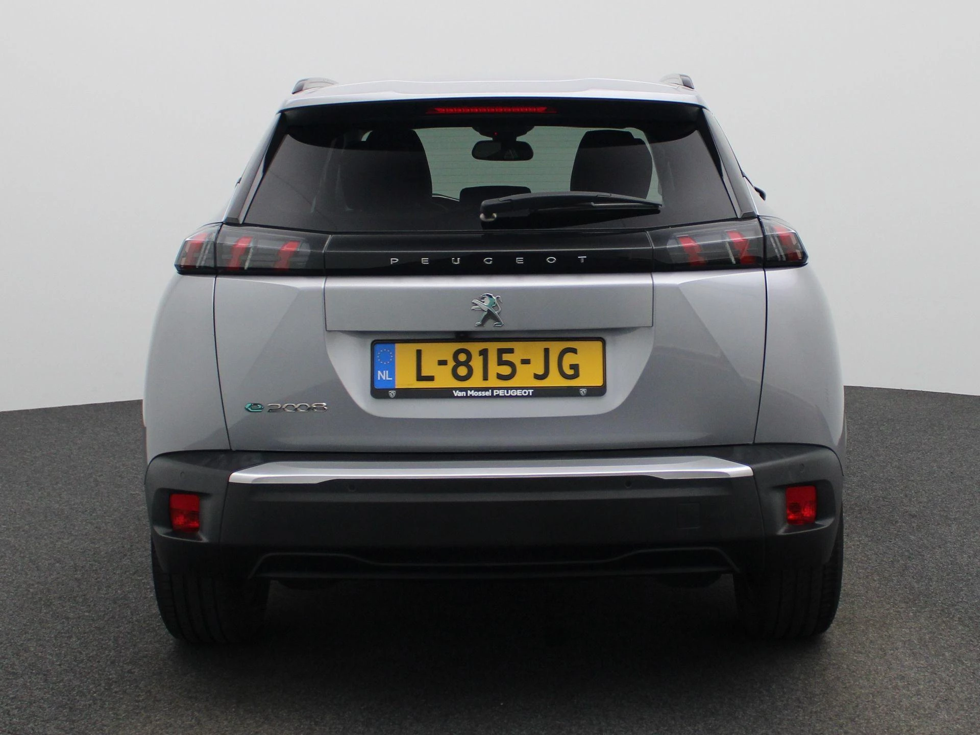 Peugeot-e-2008-image-5