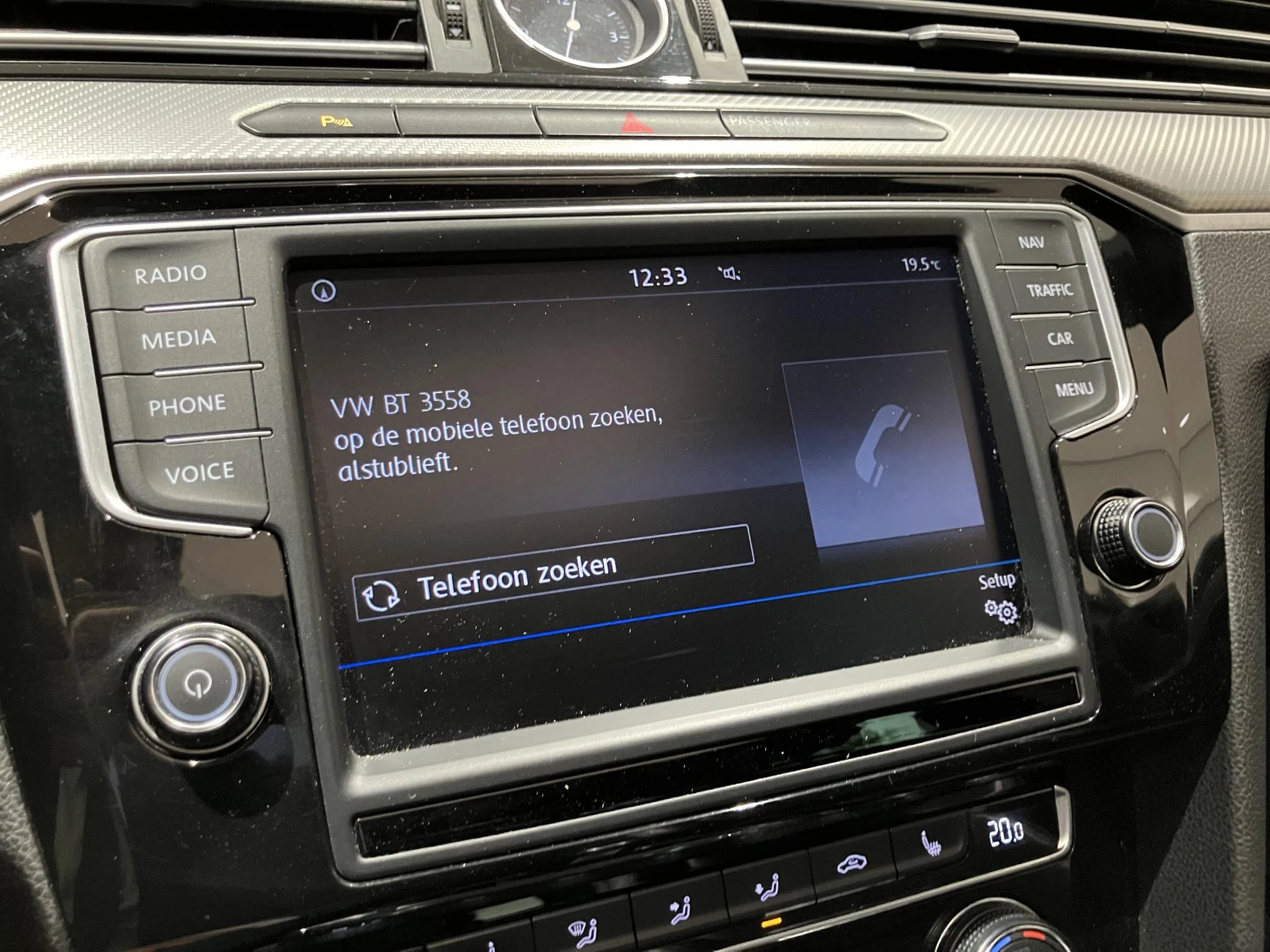 Volkswagen-Passat-image-27