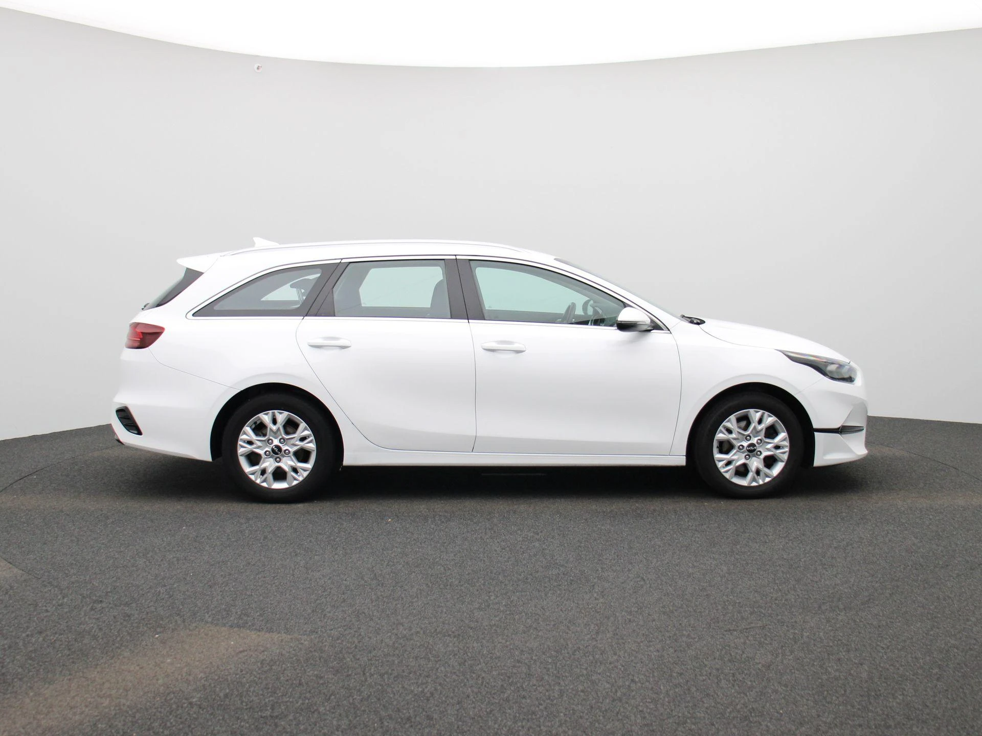 Kia-Ceed Sportswagon-image-5