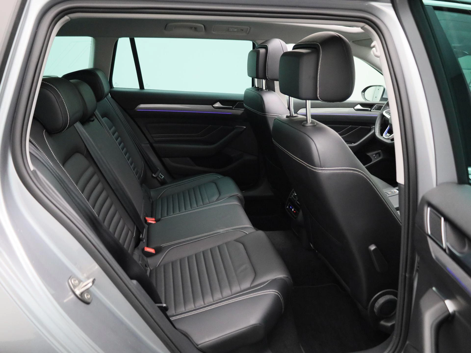 Volkswagen-Passat-image-45