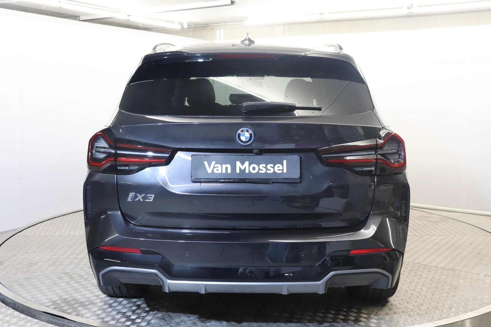 BMW-iX3-image-3