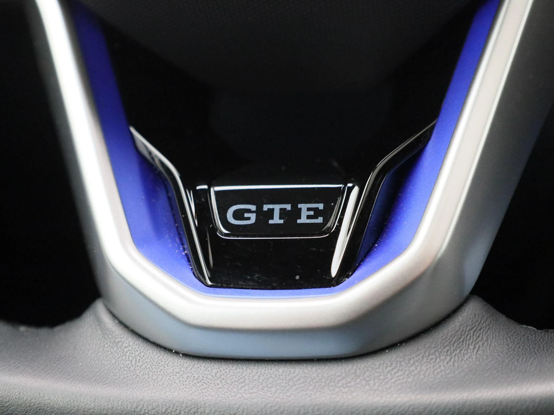 Volkswagen-Golf-image-27