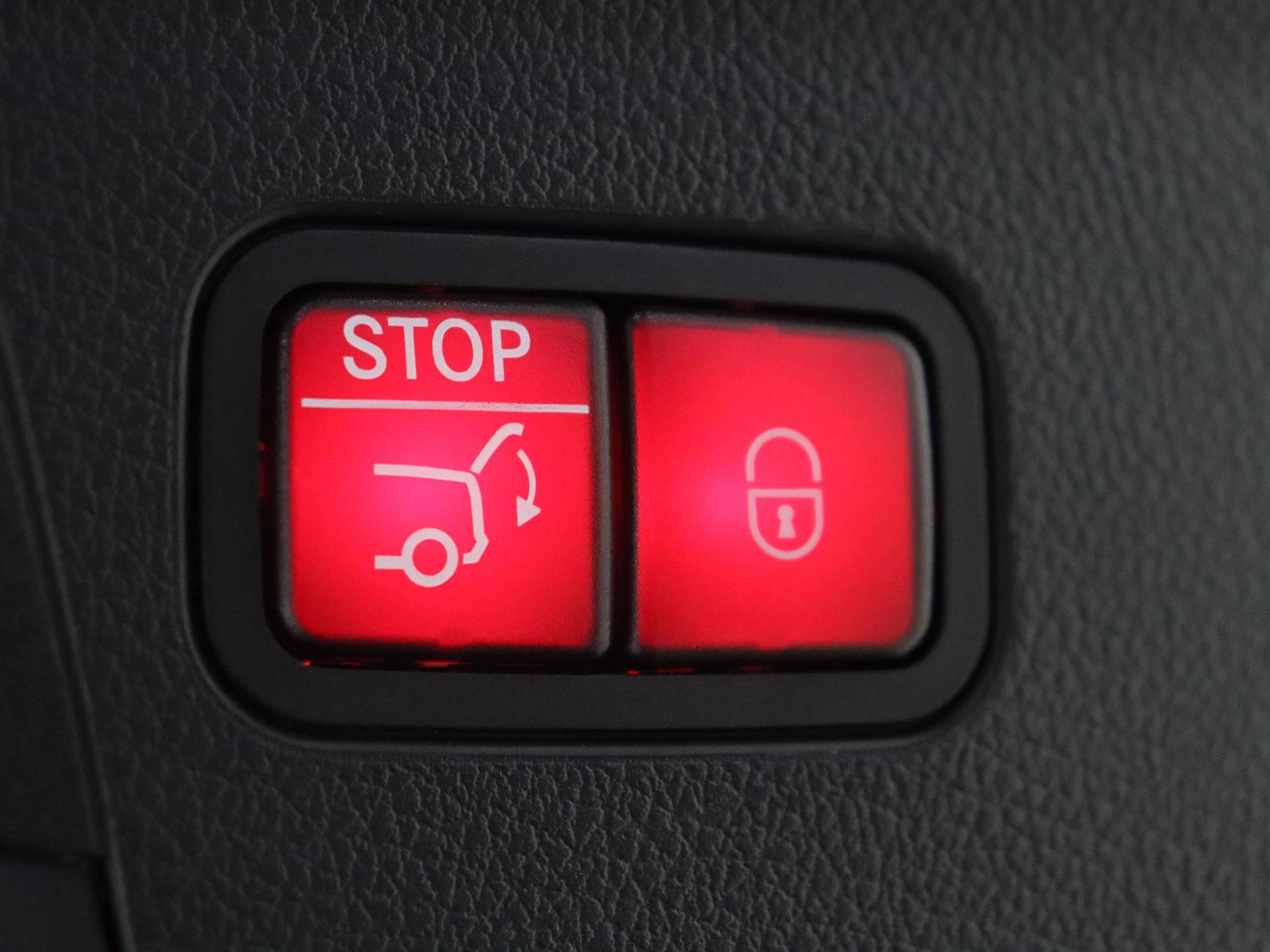 Mercedes-Benz-GLE-image-41