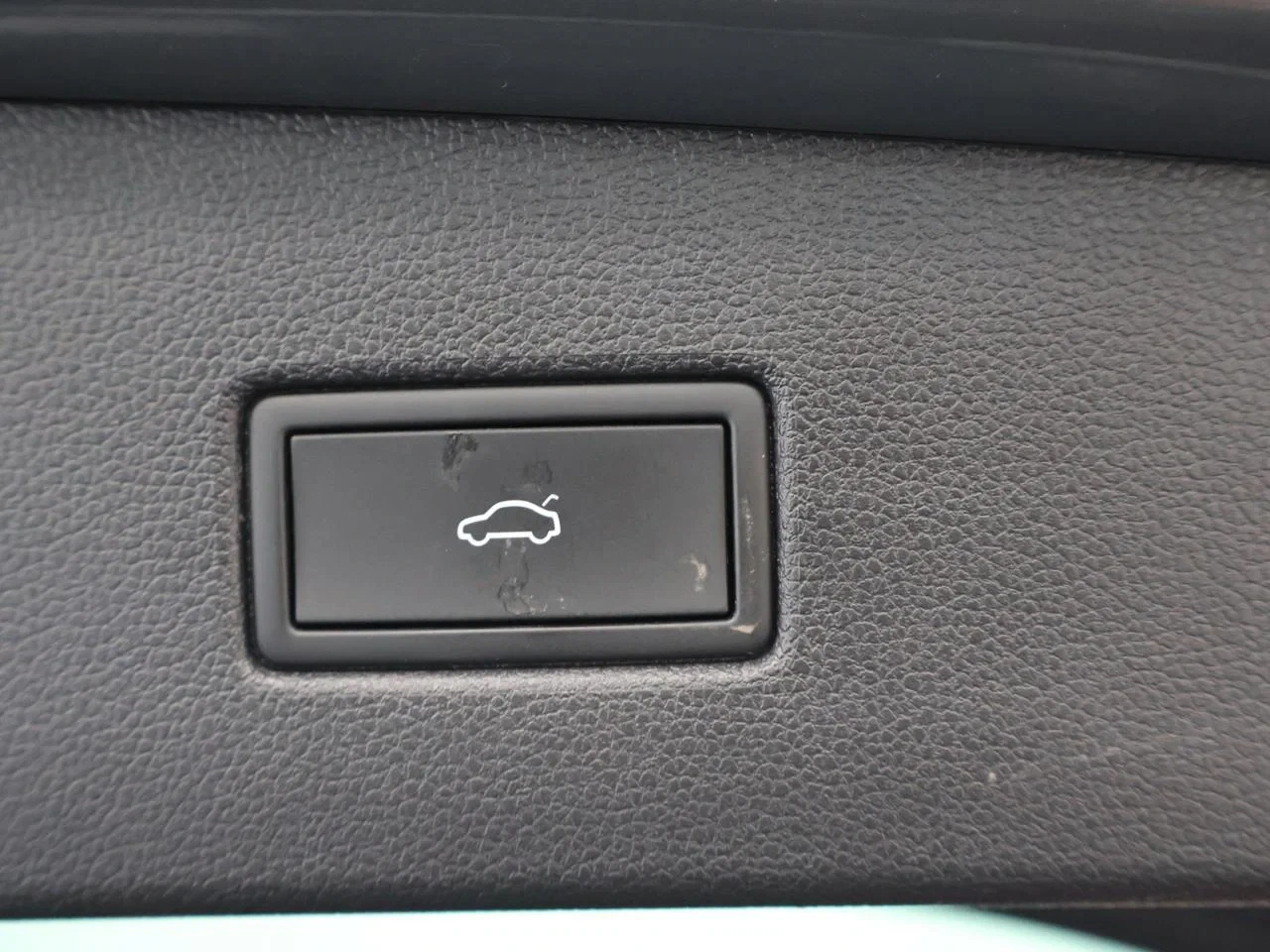 Volkswagen-Tiguan-image-9