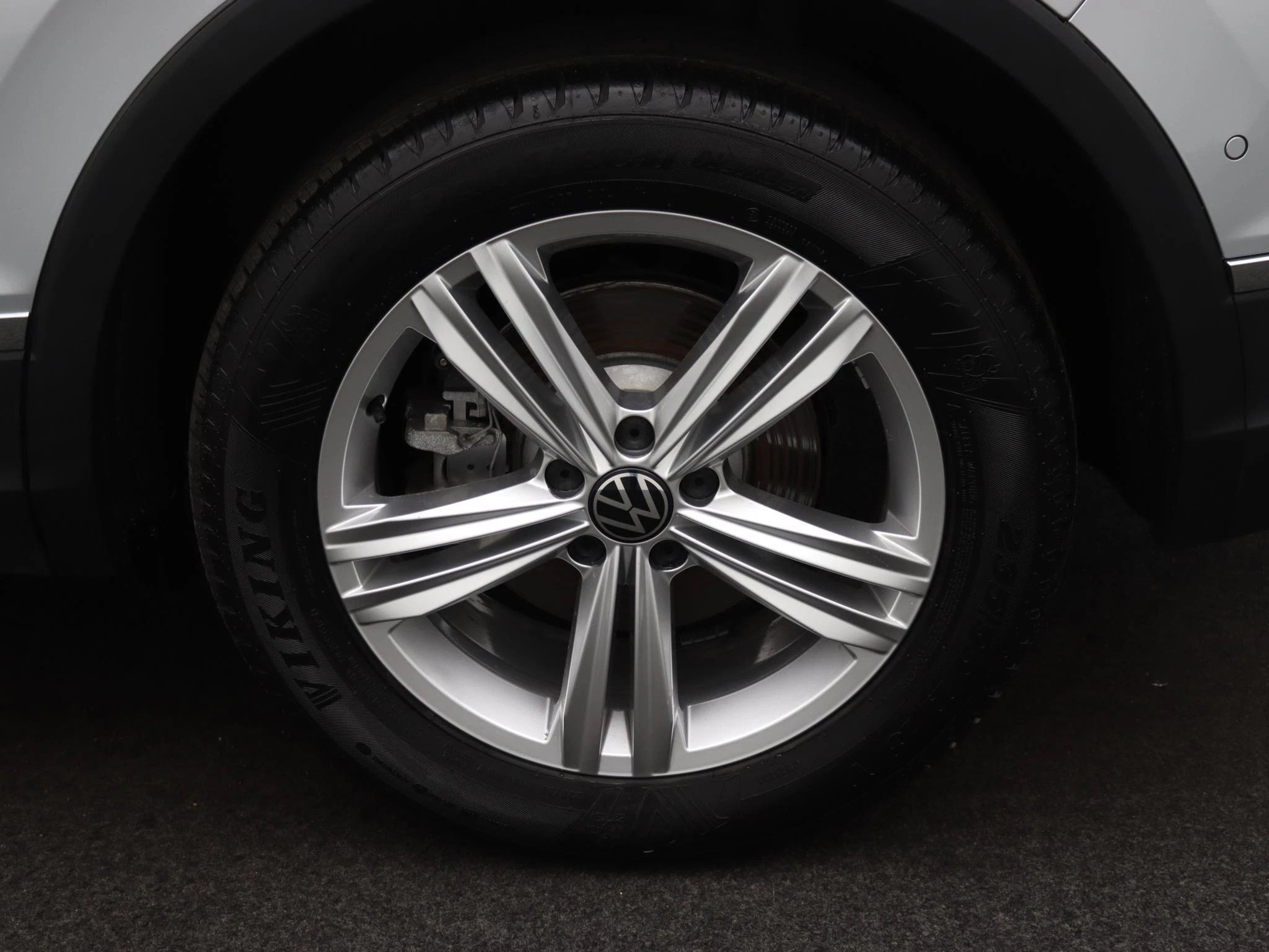 Volkswagen-Tiguan-image-14