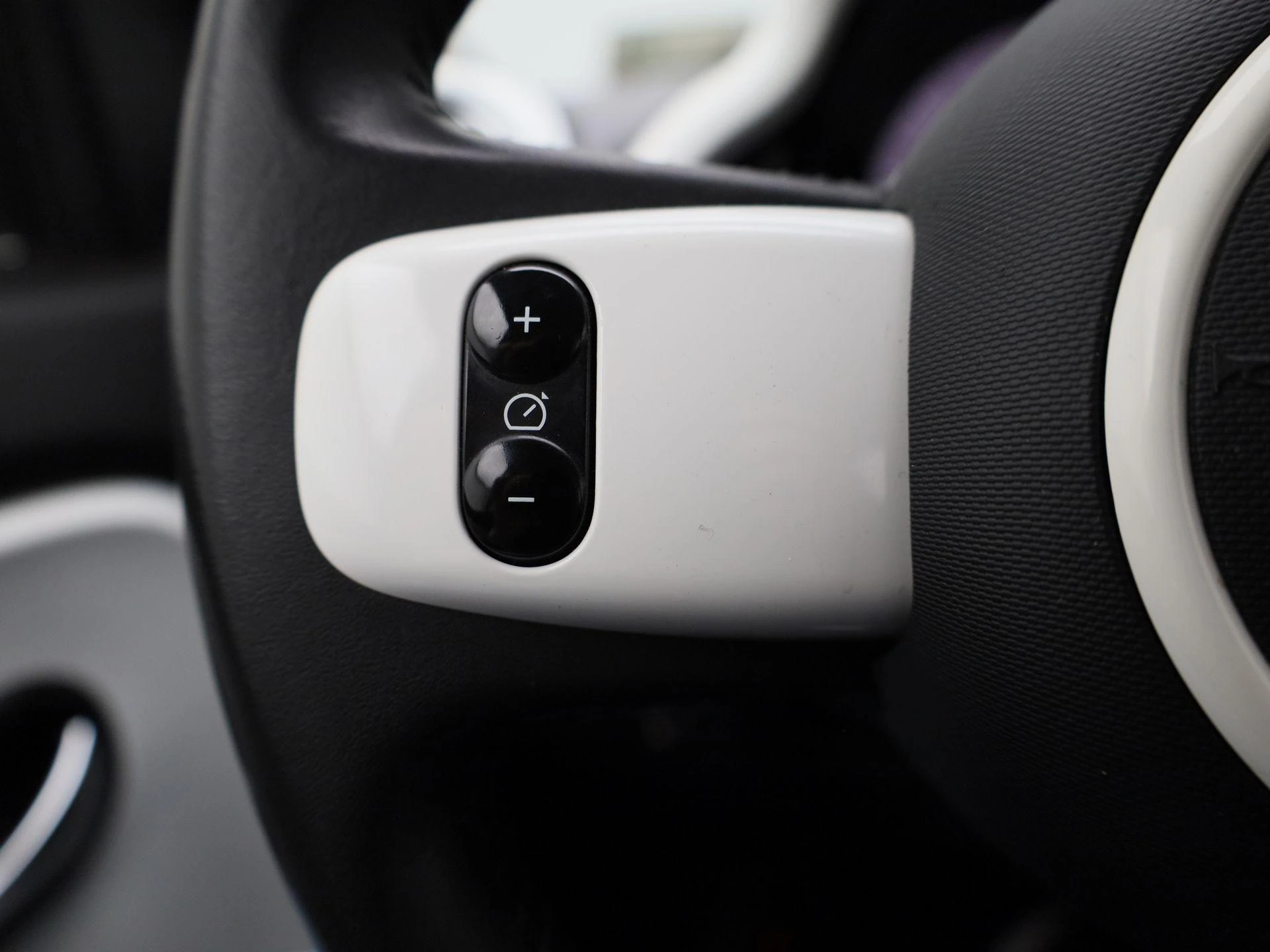 Renault-Twingo-image-18