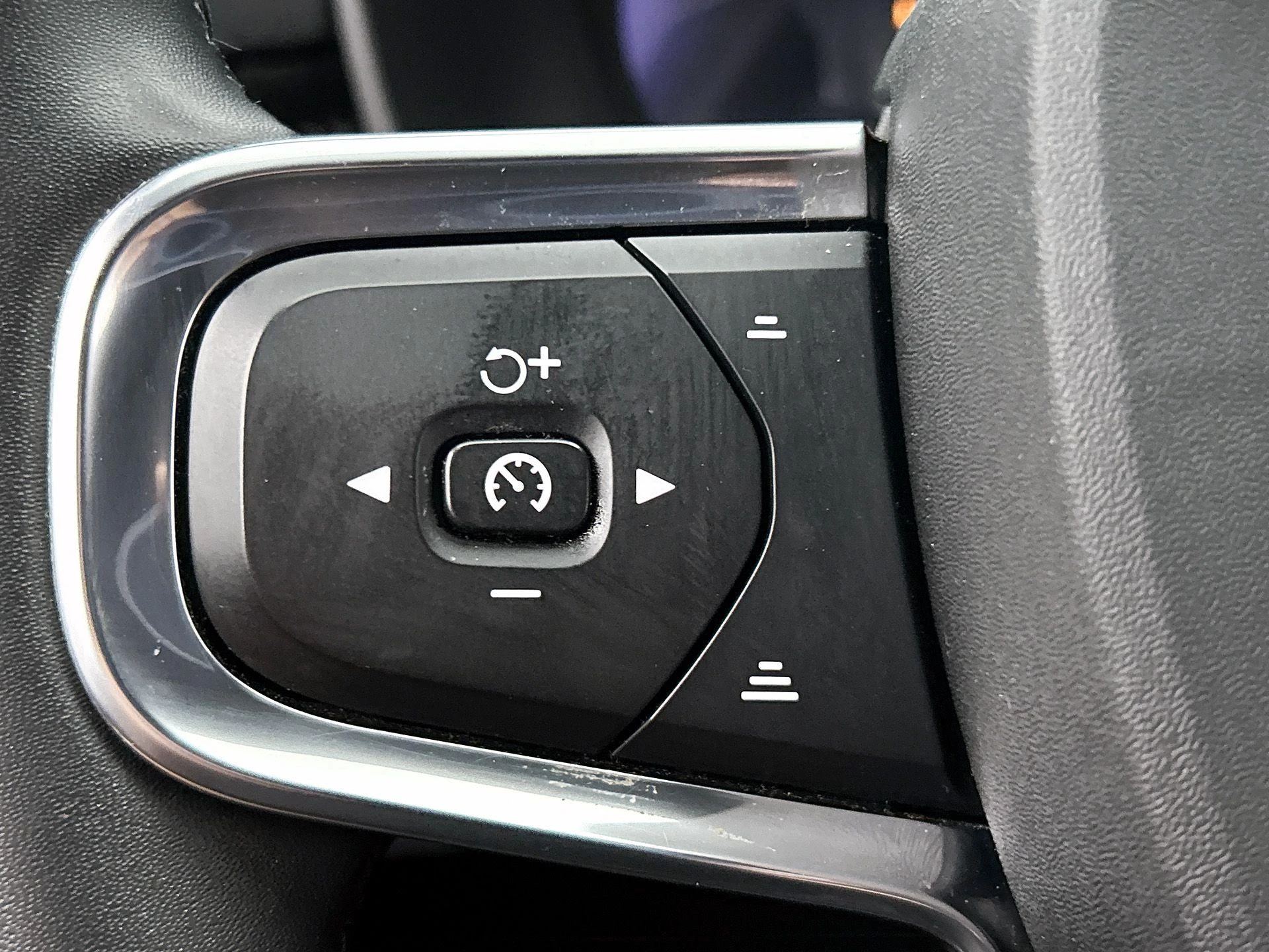 Volvo-XC40-image-26