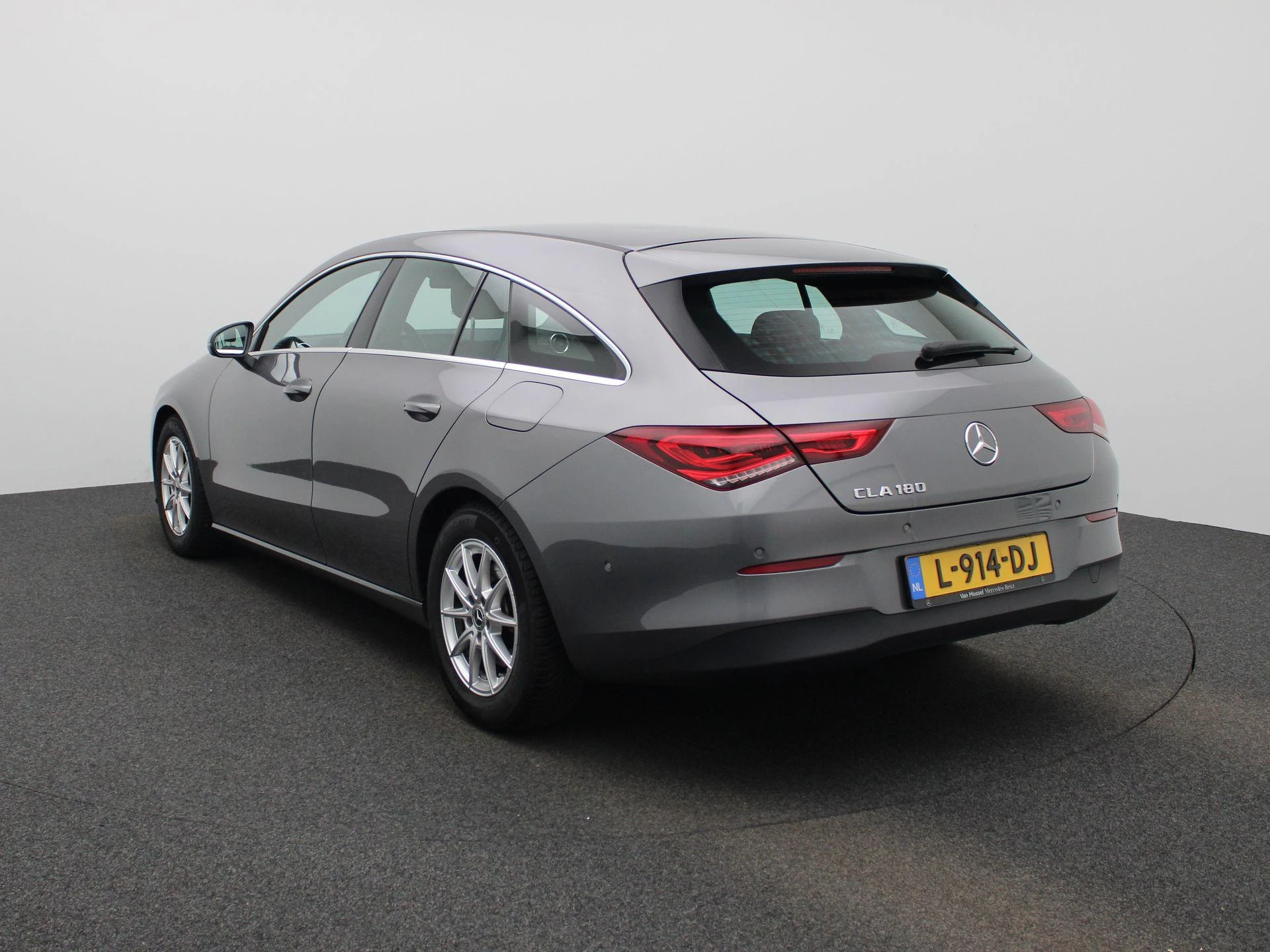 Mercedes-Benz-CLA-image-1