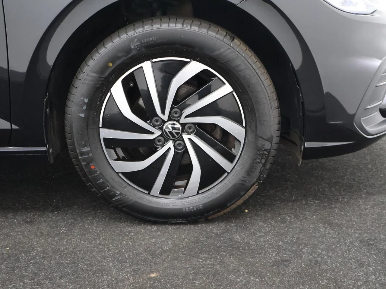 Volkswagen-Polo-image-4