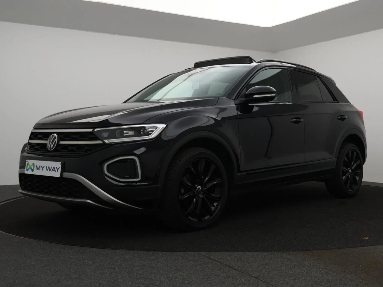 Volkswagen-T-Roc-image-0