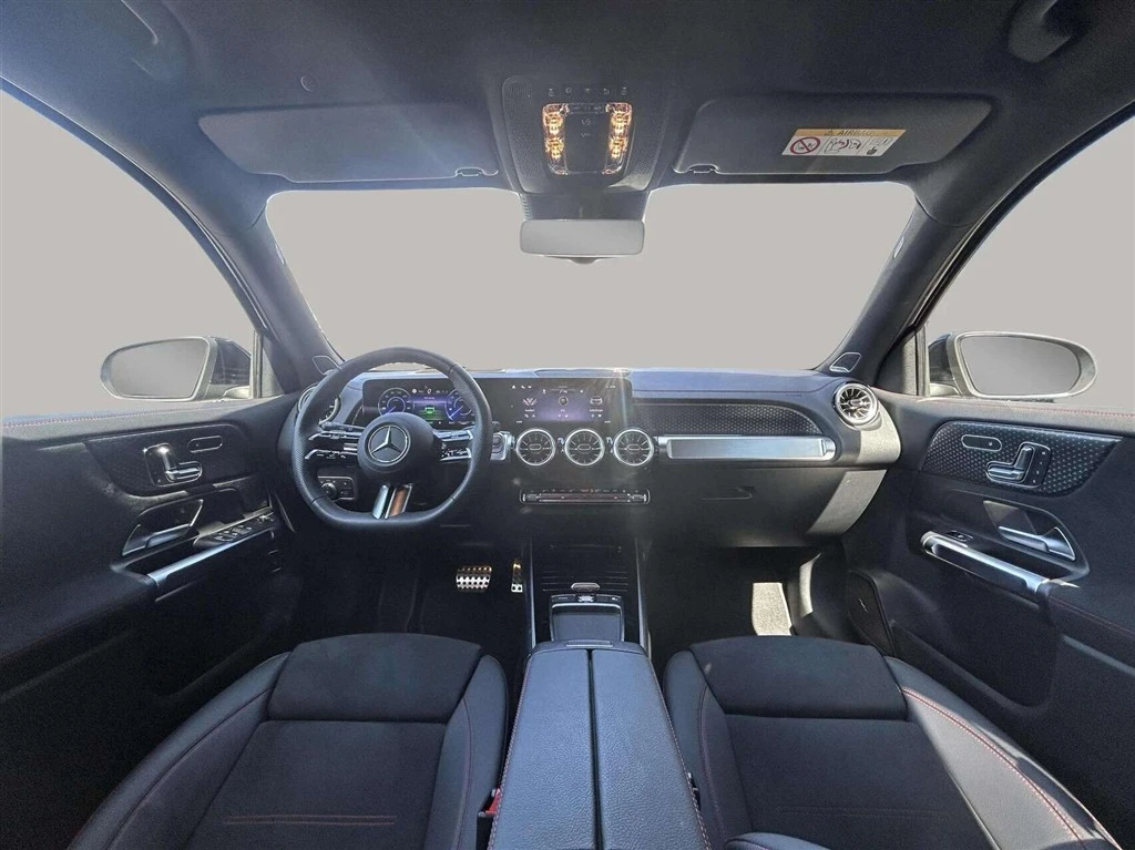 Mercedes-Benz-EQB-image-12