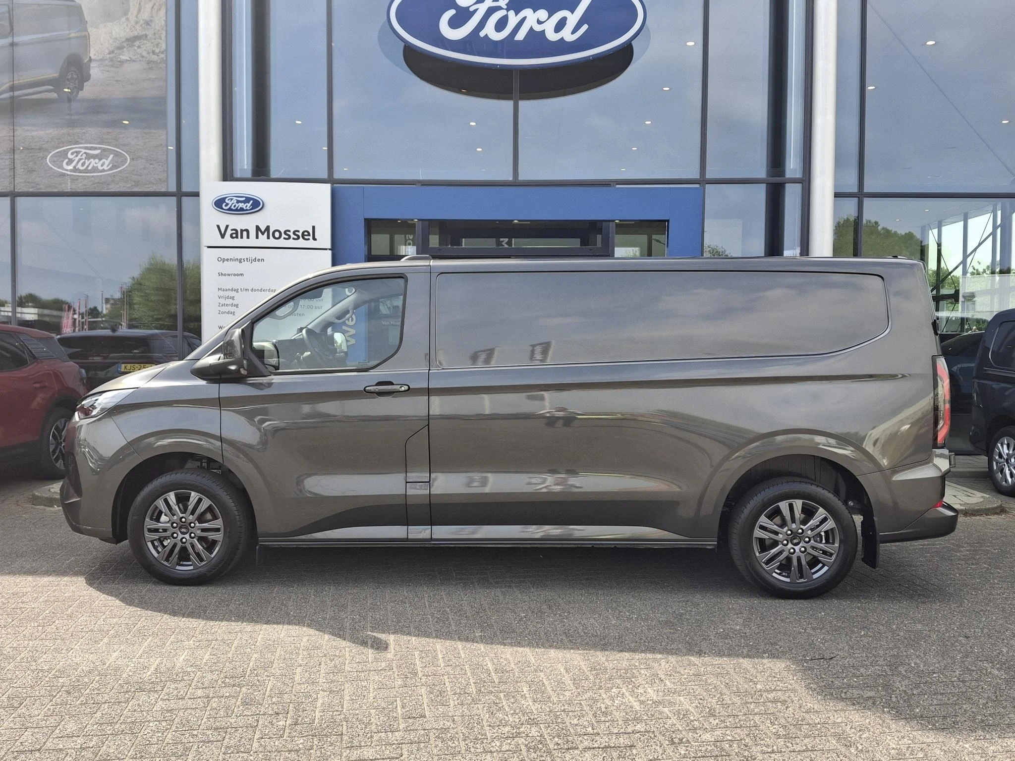 Ford E-Transit Custom L2 Limited 71 kWh